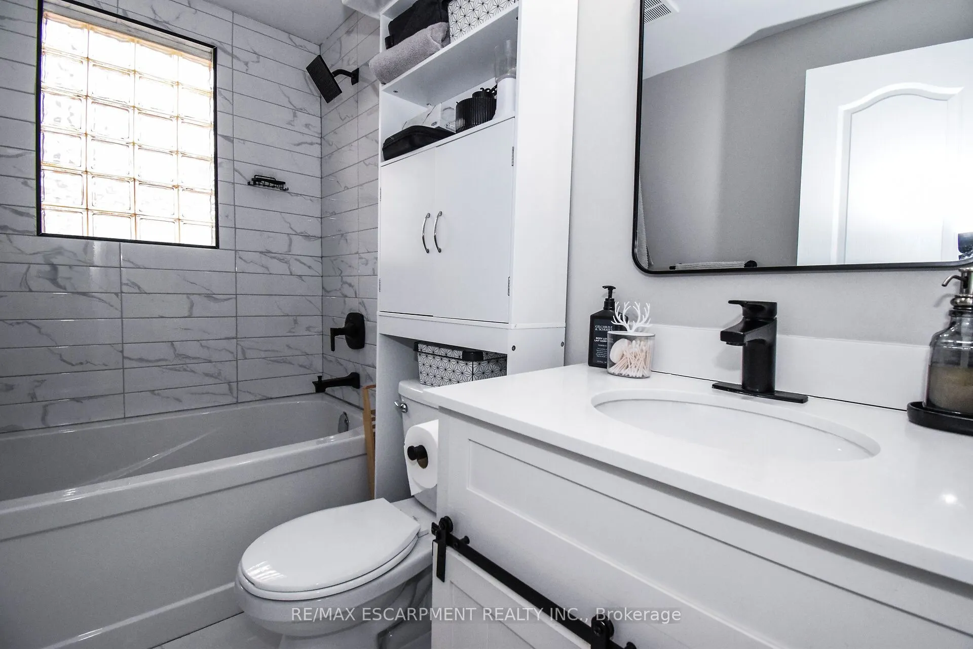 176 EAST 43RD Street