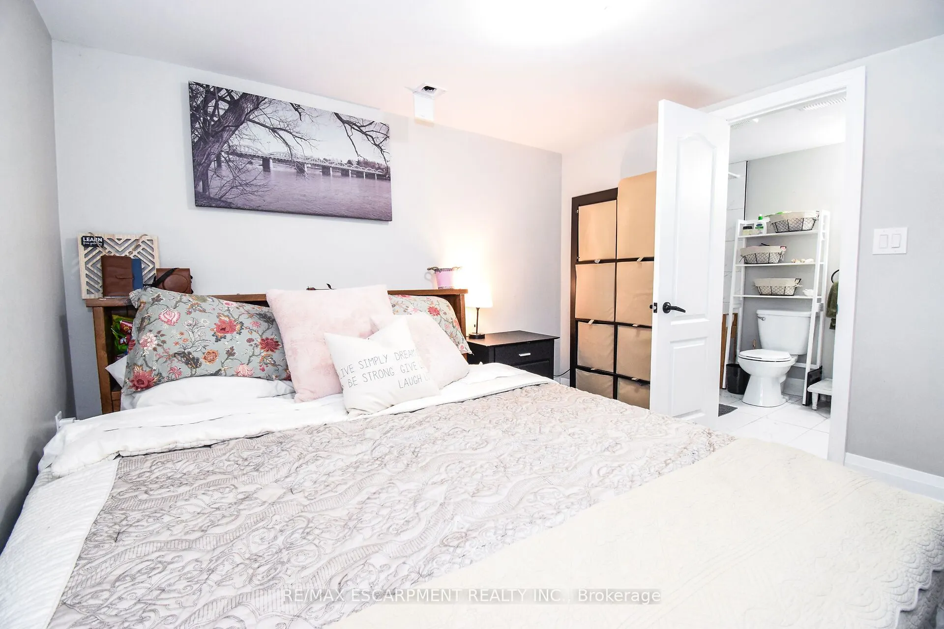 176 EAST 43RD Street