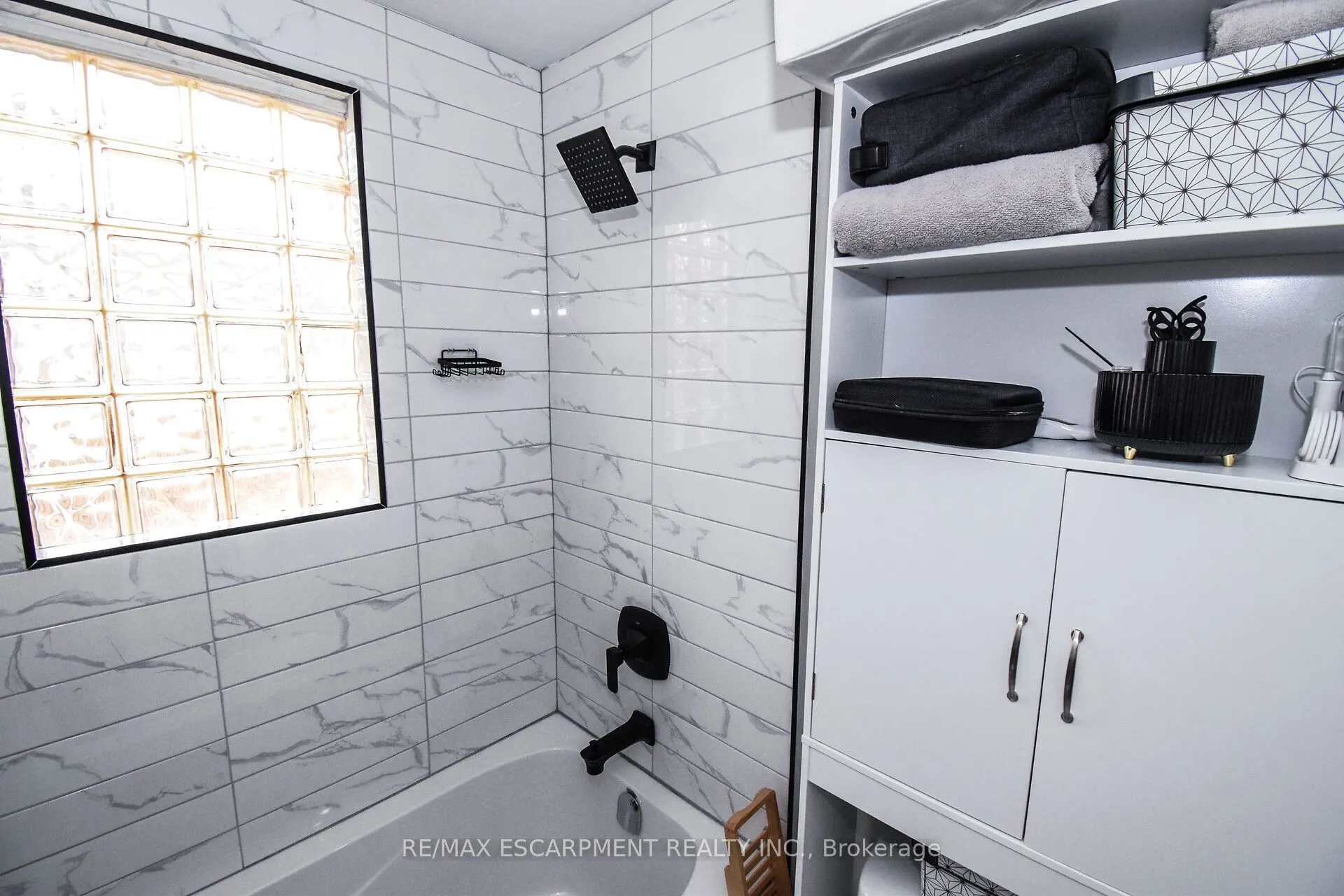 176 EAST 43RD Street
