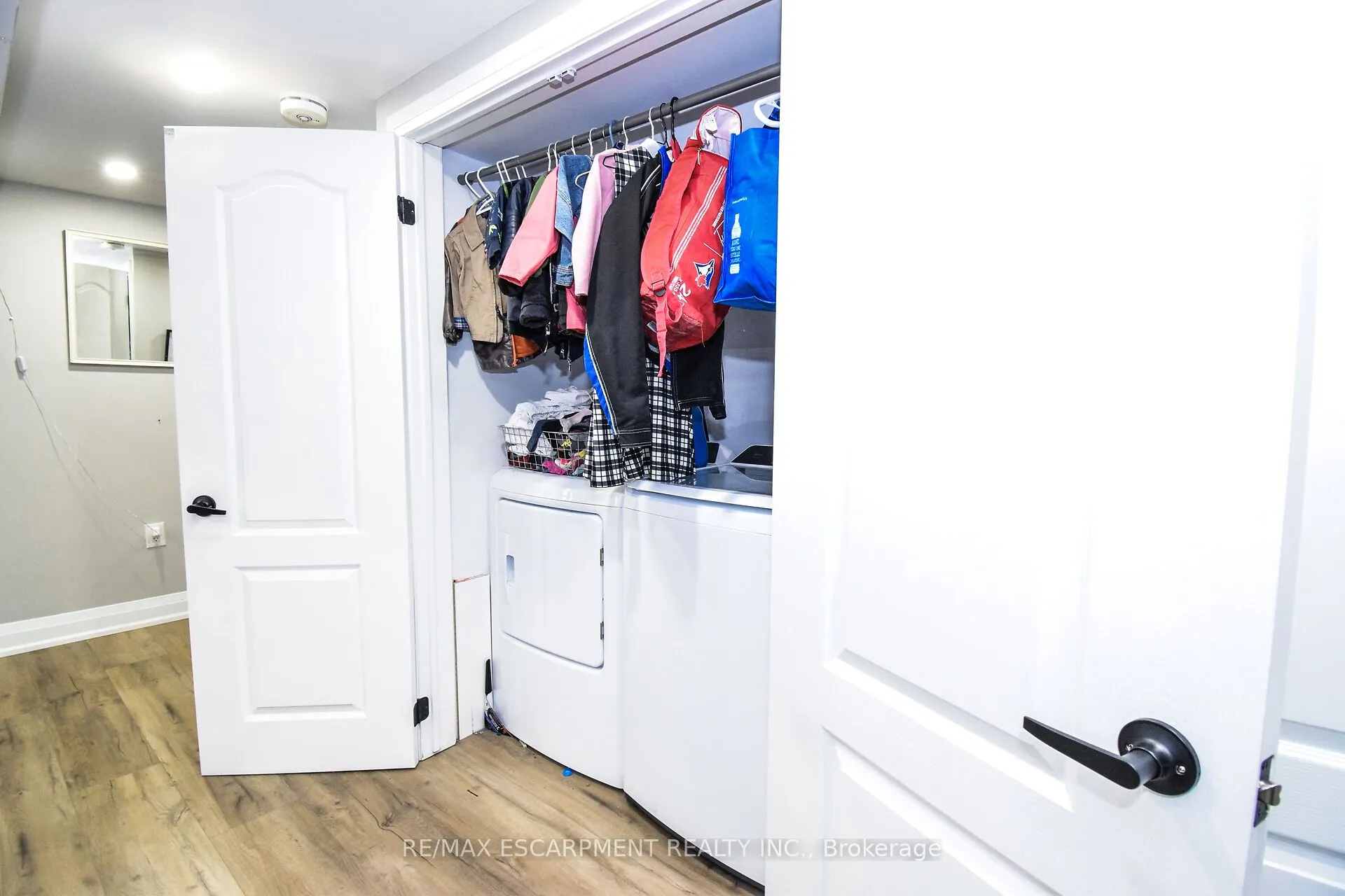 176 EAST 43RD Street