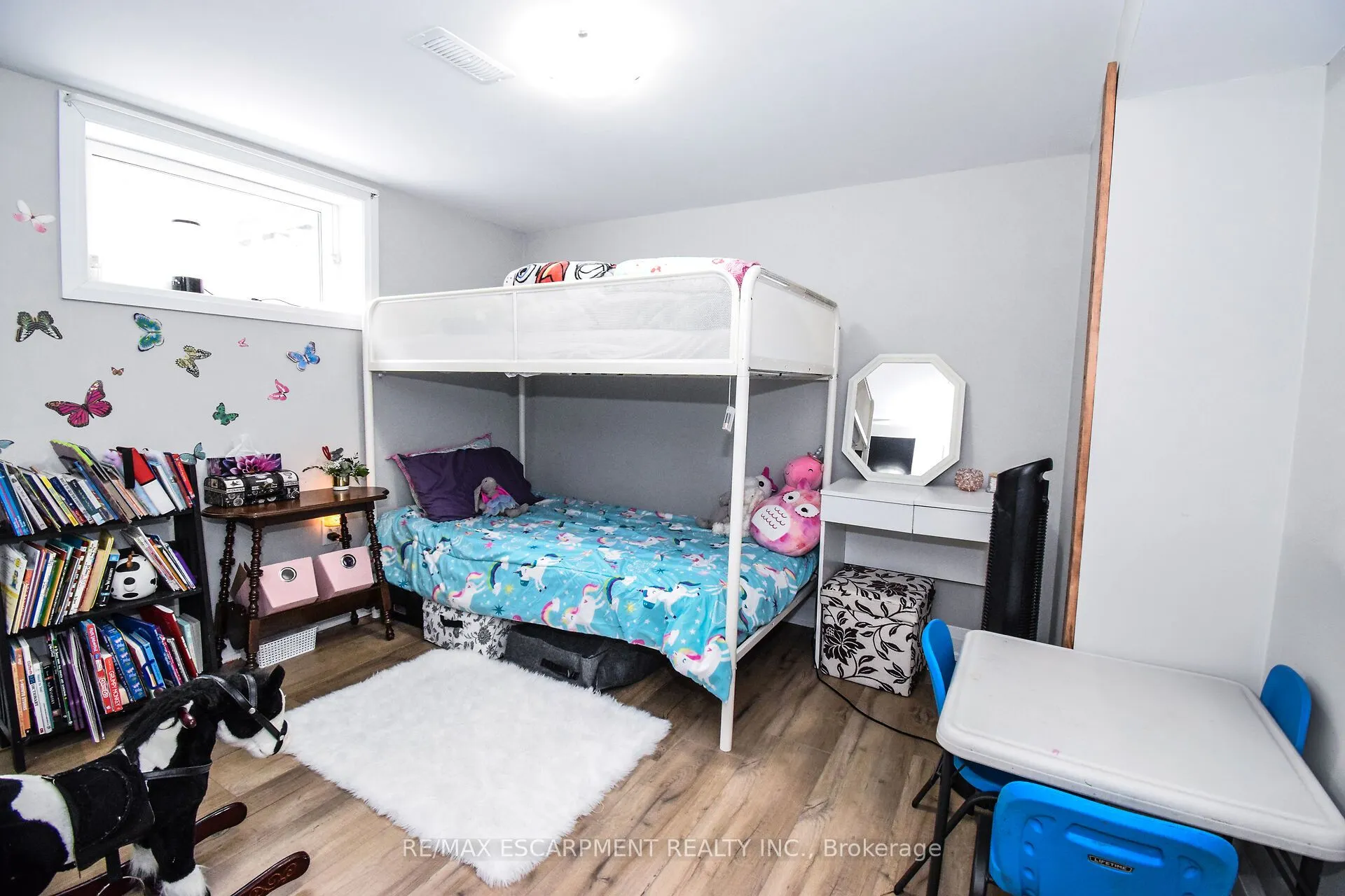 176 EAST 43RD Street