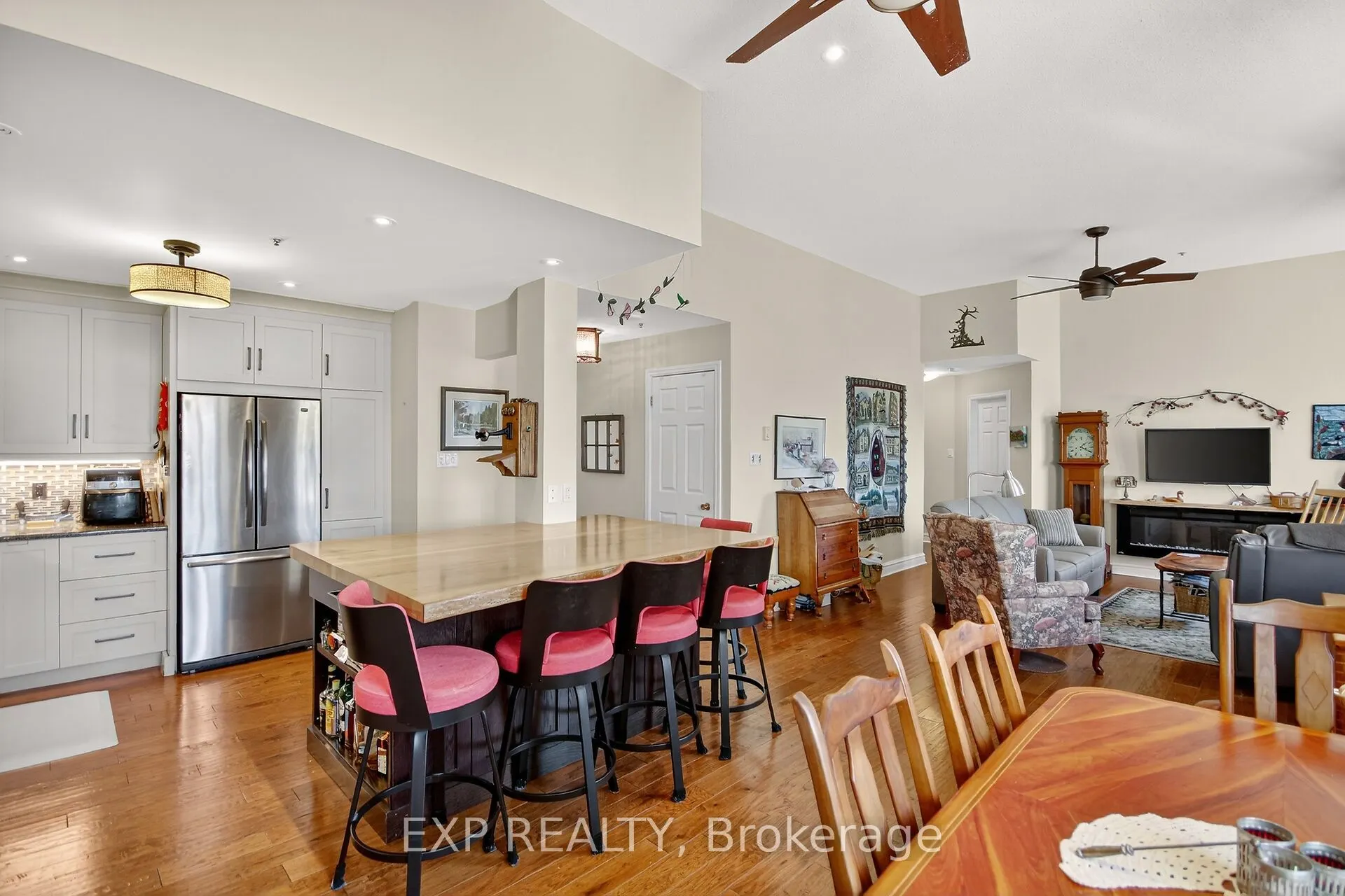 1 Rosamond Street E, #408