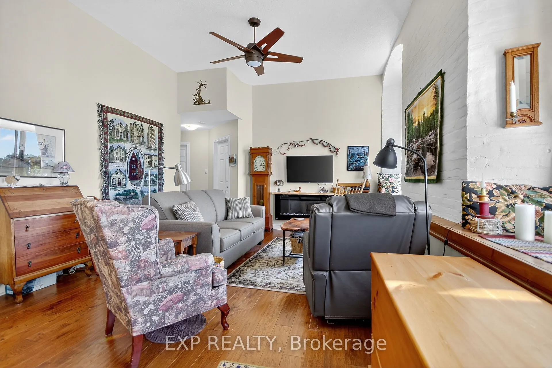 1 Rosamond Street E, #408