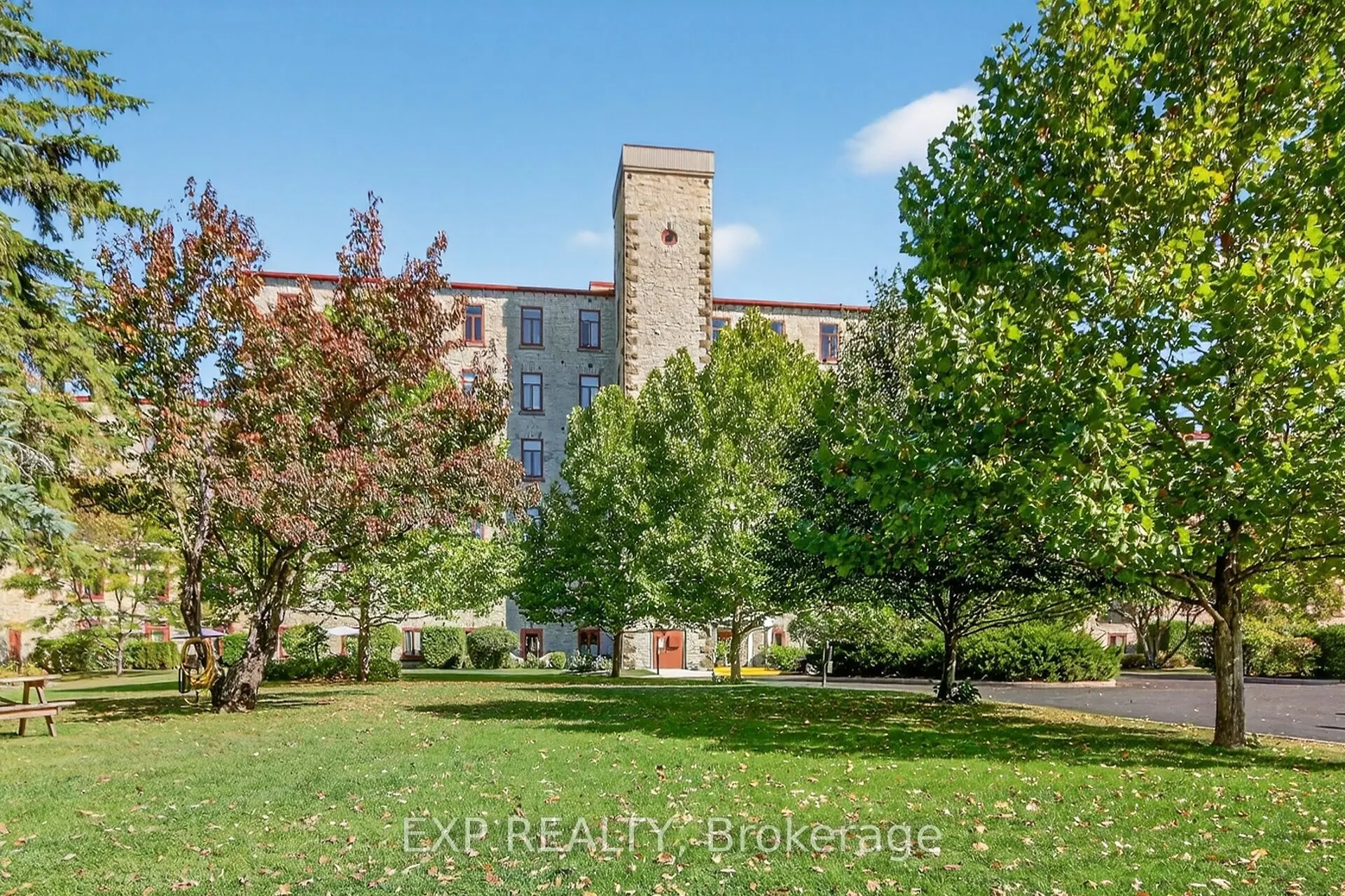1 Rosamond Street E, #408