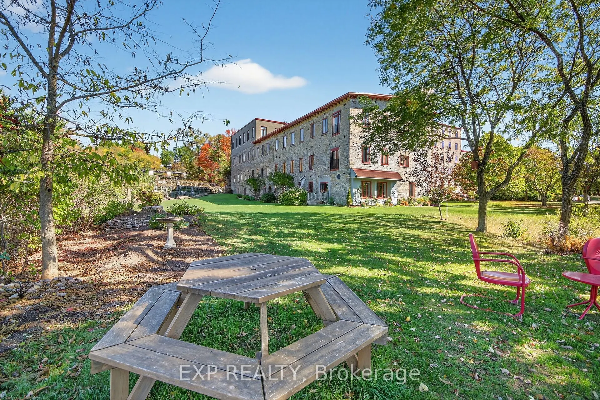 1 Rosamond Street E, #408
