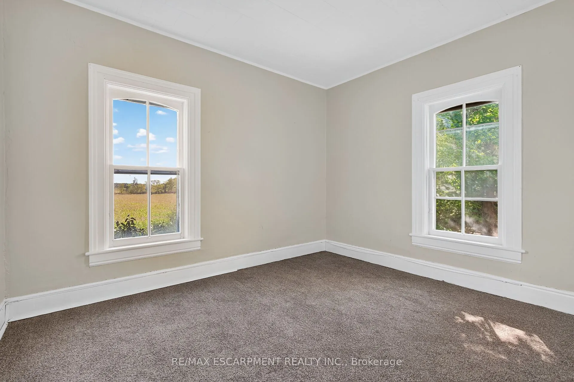 534 Haldimand Road 32