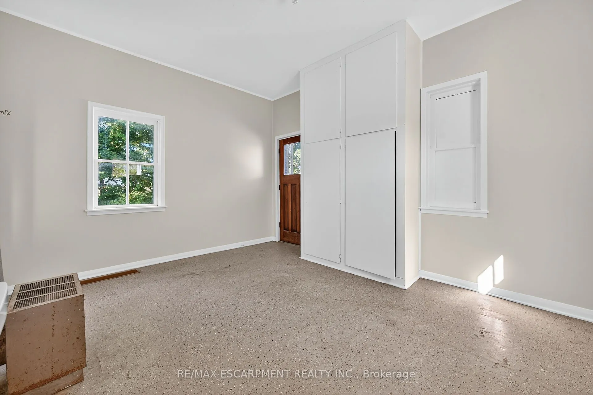 534 Haldimand Road 32