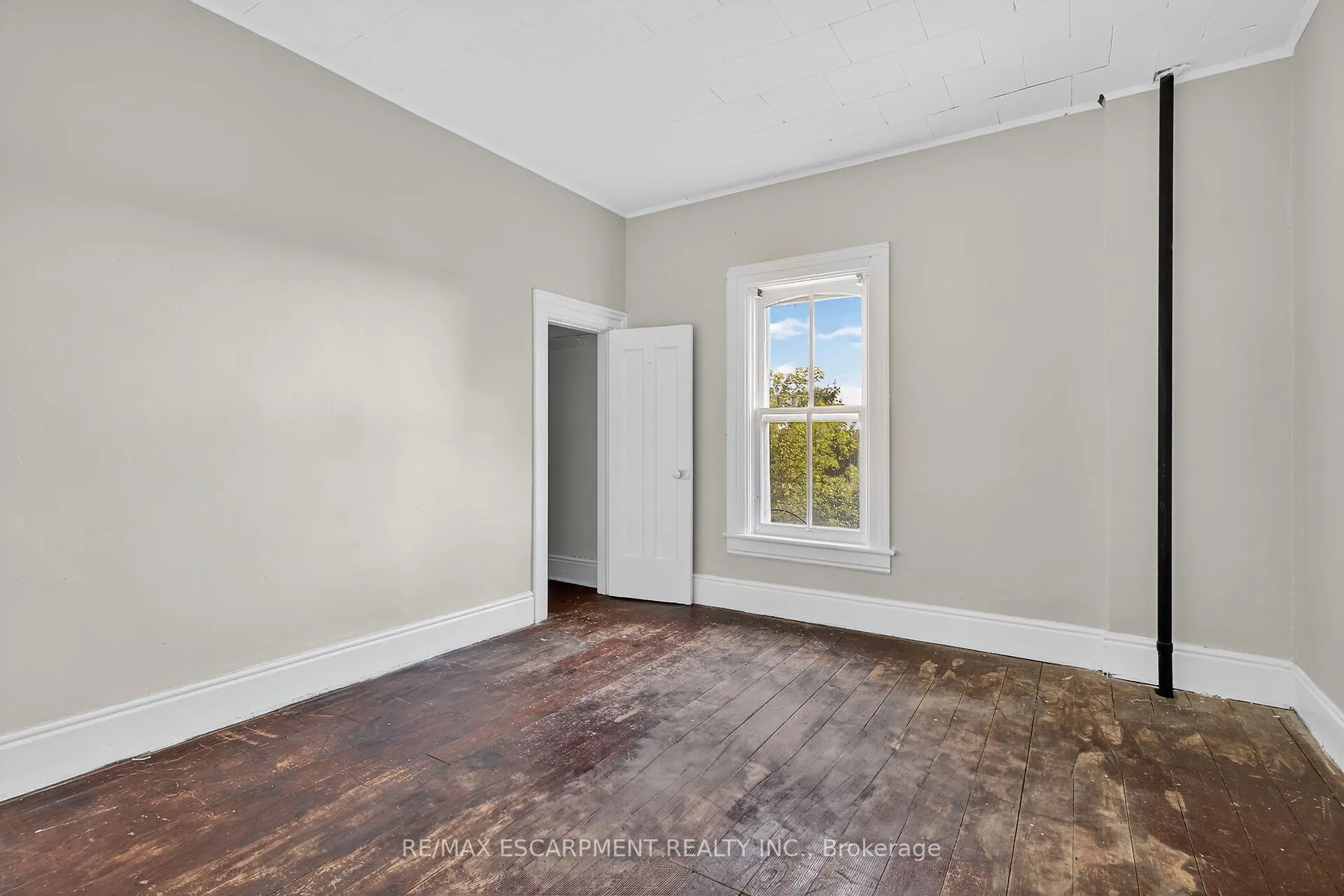 534 Haldimand Road 32