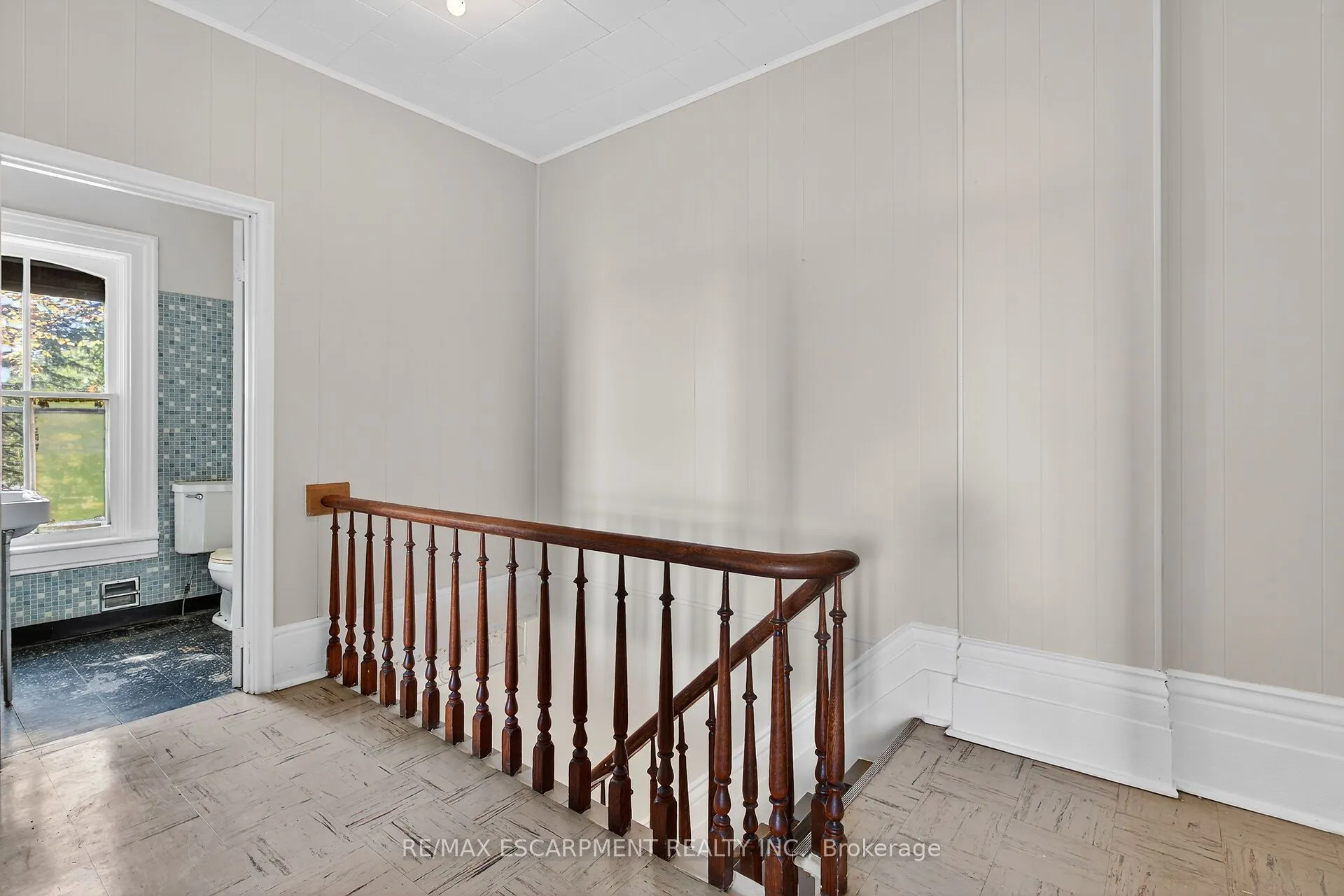 534 Haldimand Road 32
