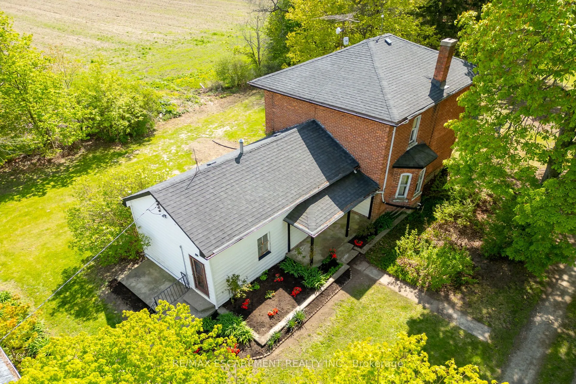 534 Haldimand Road 32
