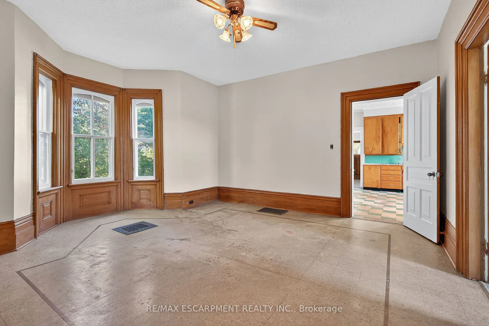534 Haldimand Road 32