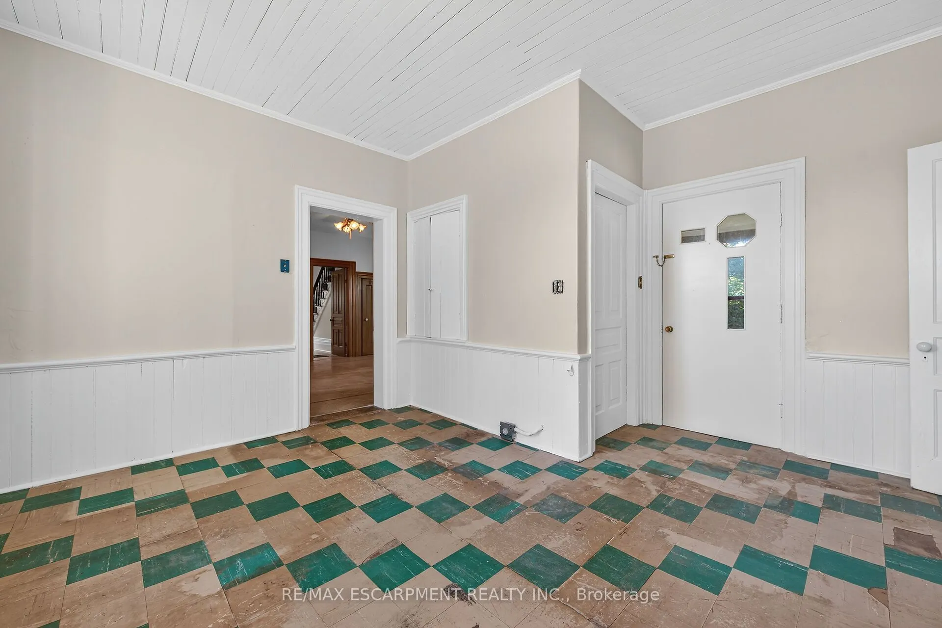 534 Haldimand Road 32