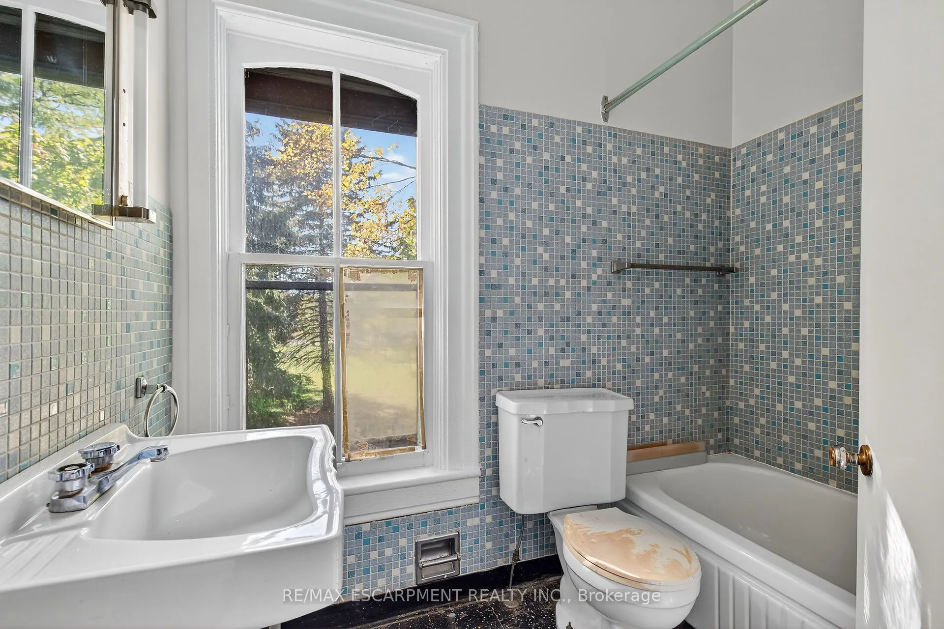 534 Haldimand Road 32