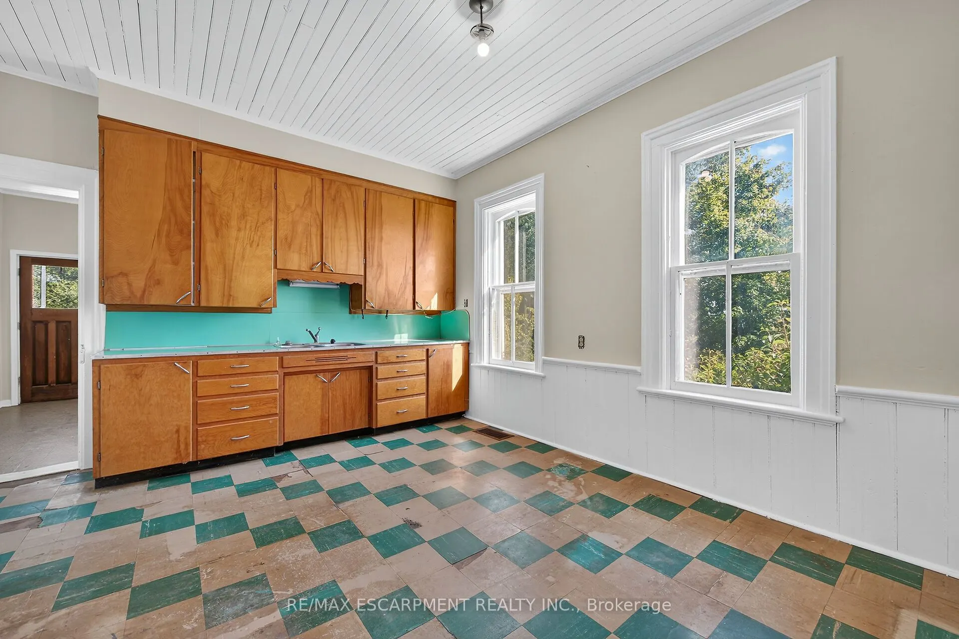 534 Haldimand Road 32