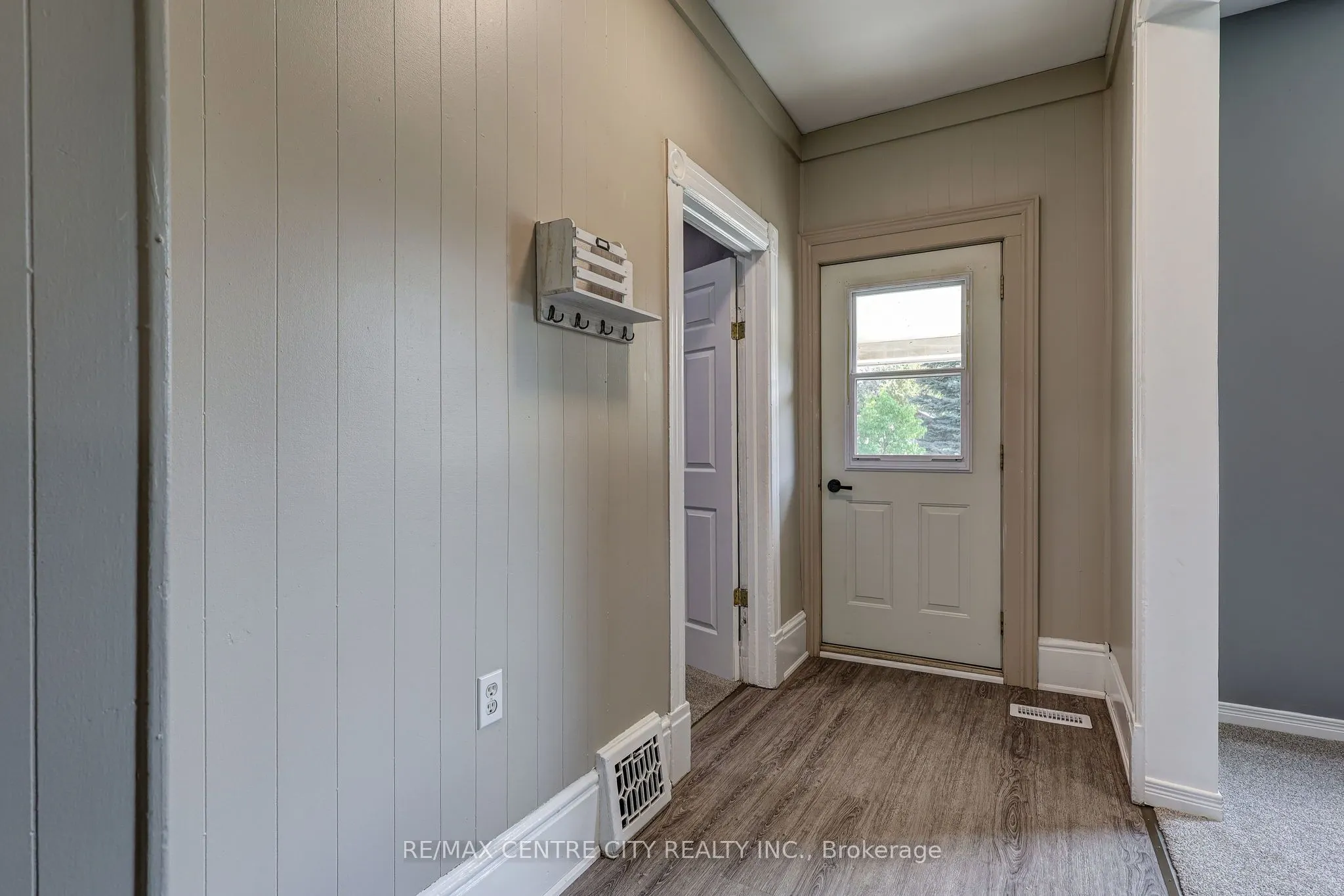 16 Woodworth Avenue