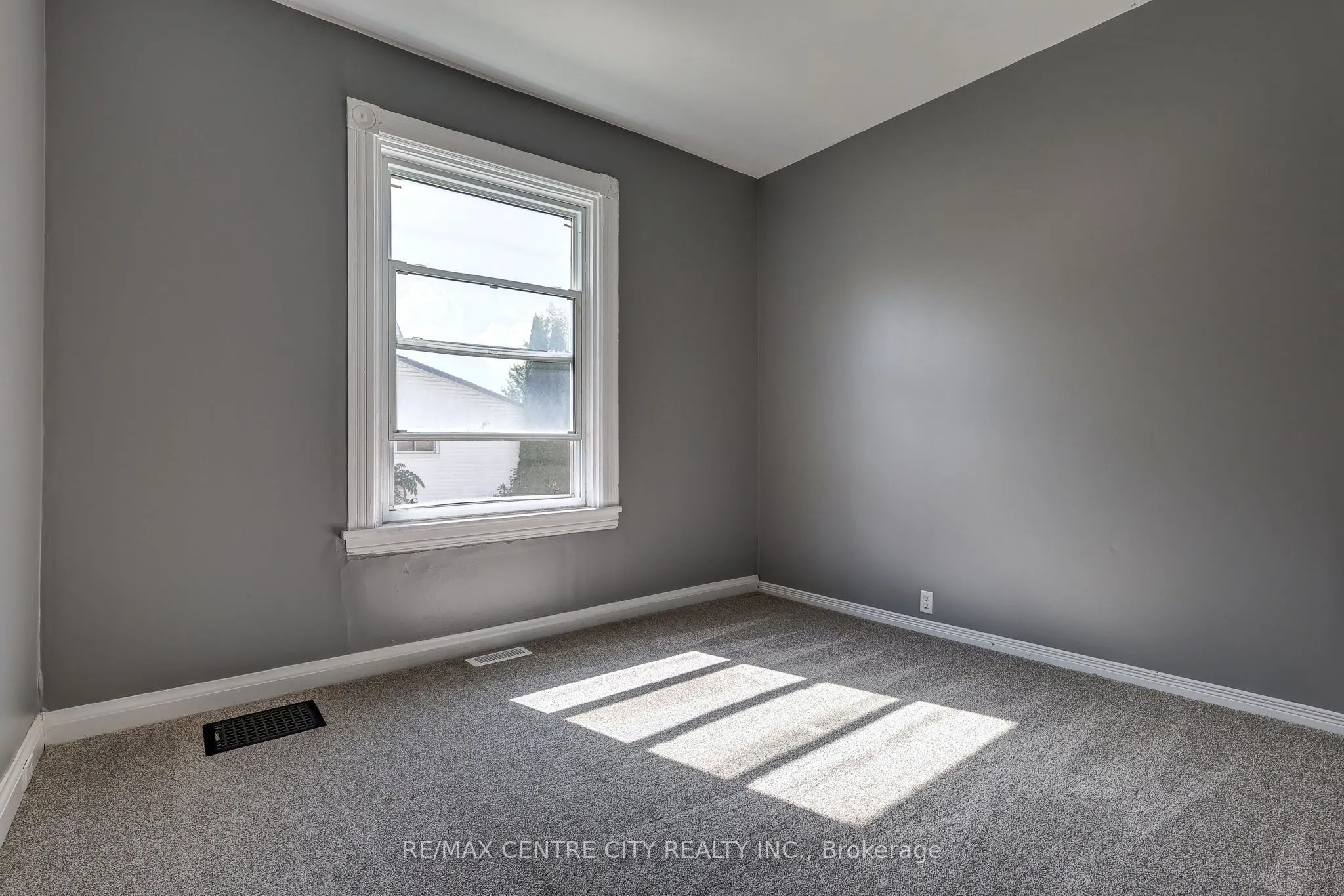 16 Woodworth Avenue