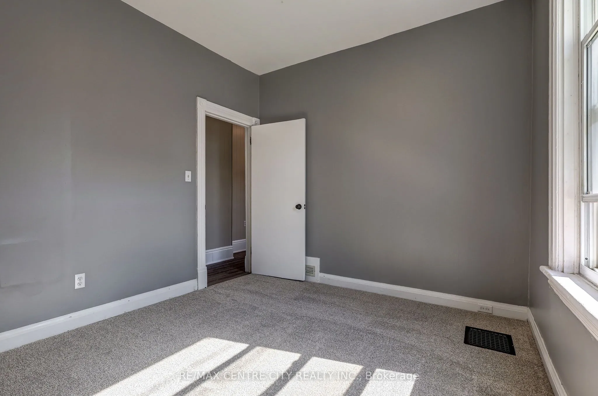 16 Woodworth Avenue