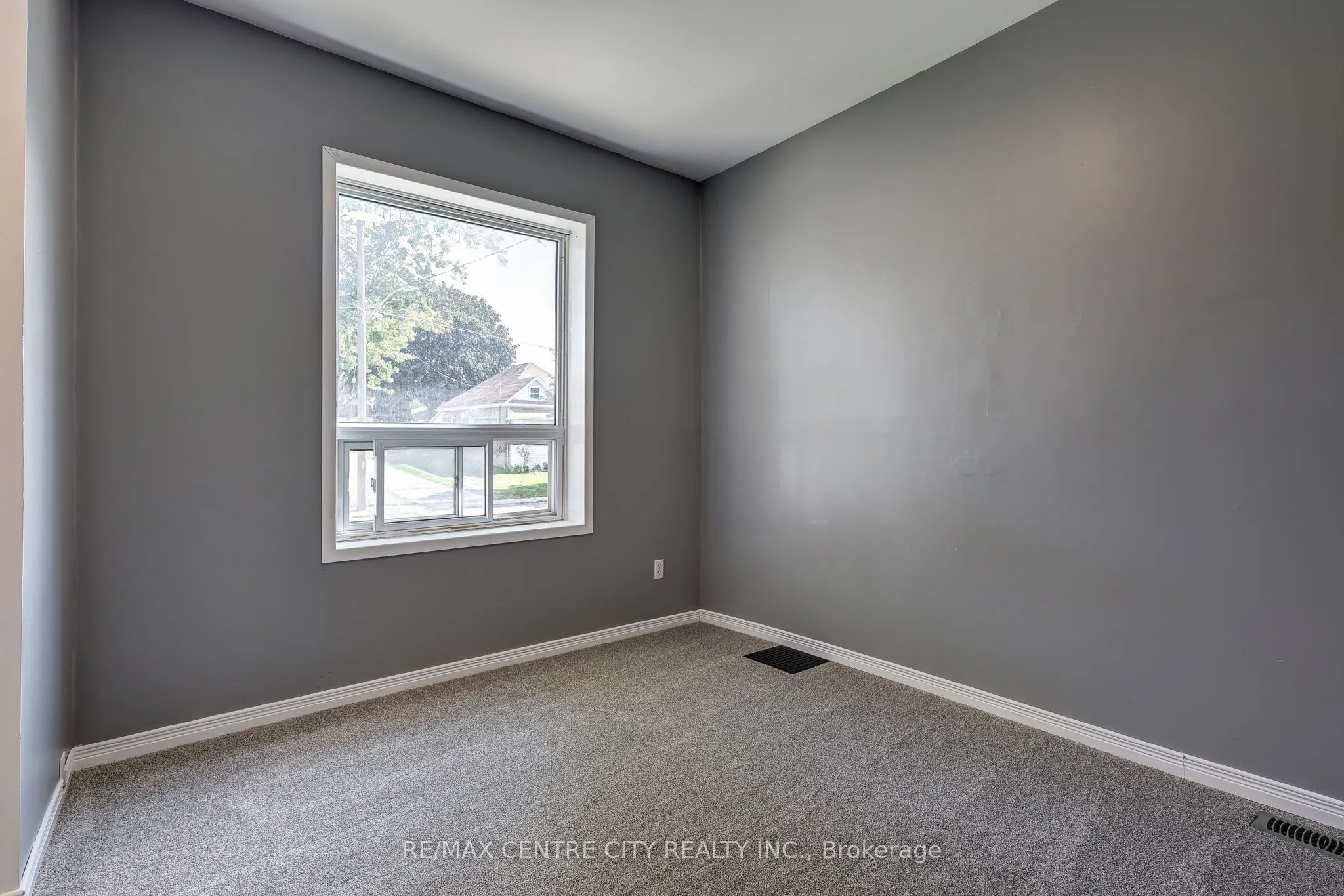 16 Woodworth Avenue