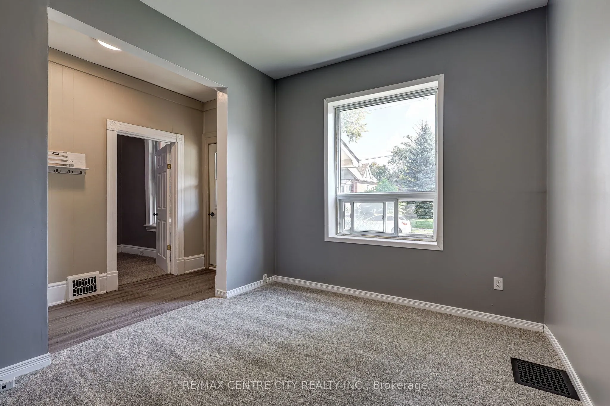 16 Woodworth Avenue