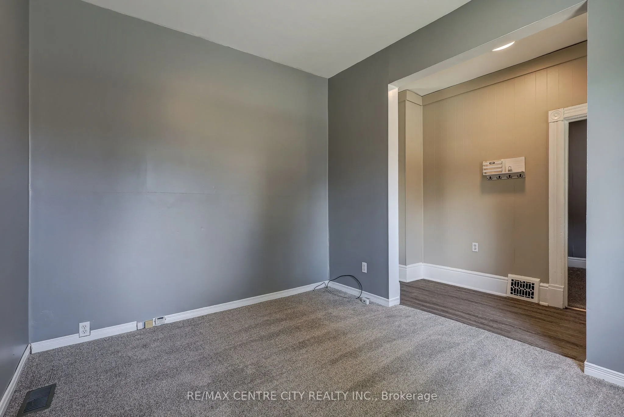 16 Woodworth Avenue