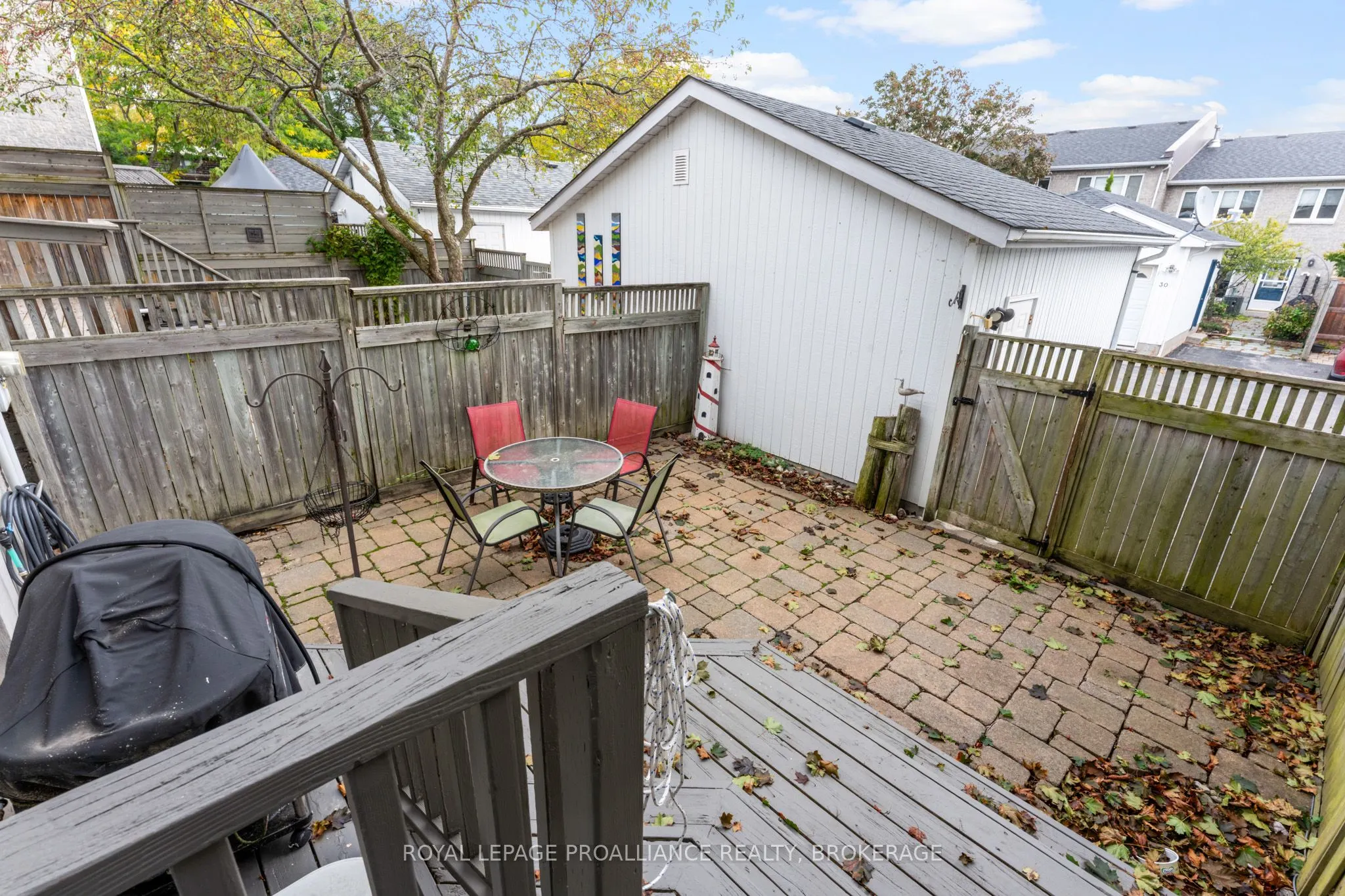 39 Mowat Avenue