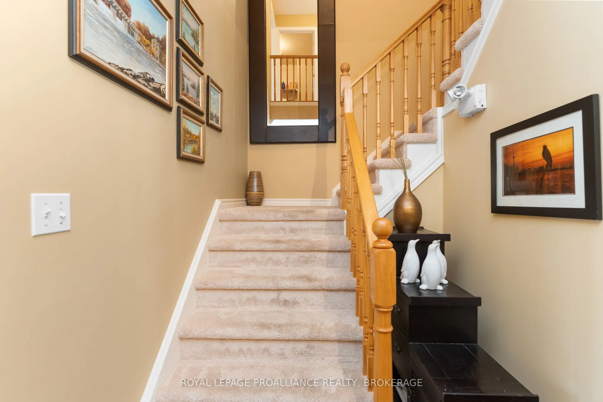 39 Mowat Avenue