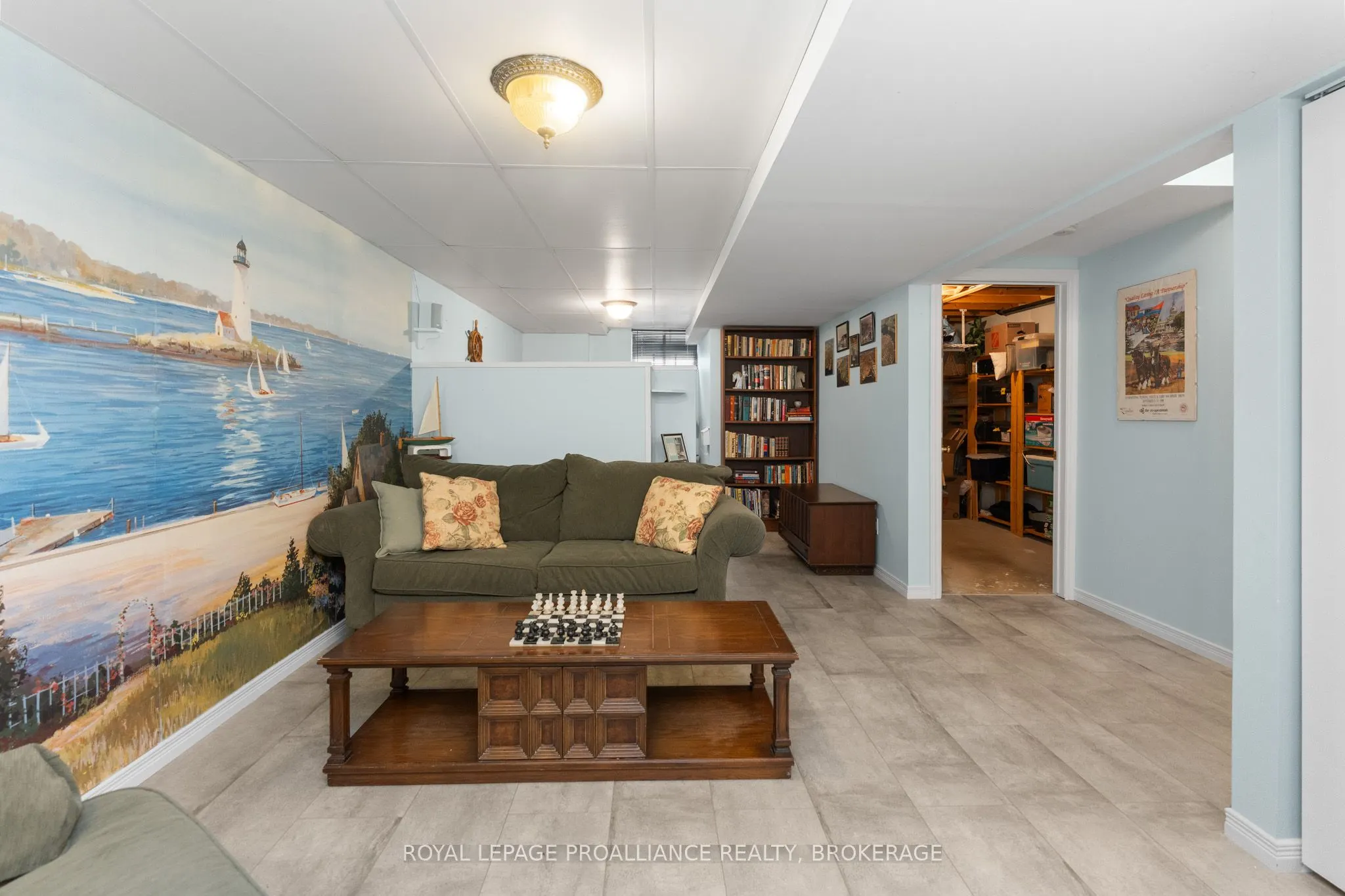 39 Mowat Avenue