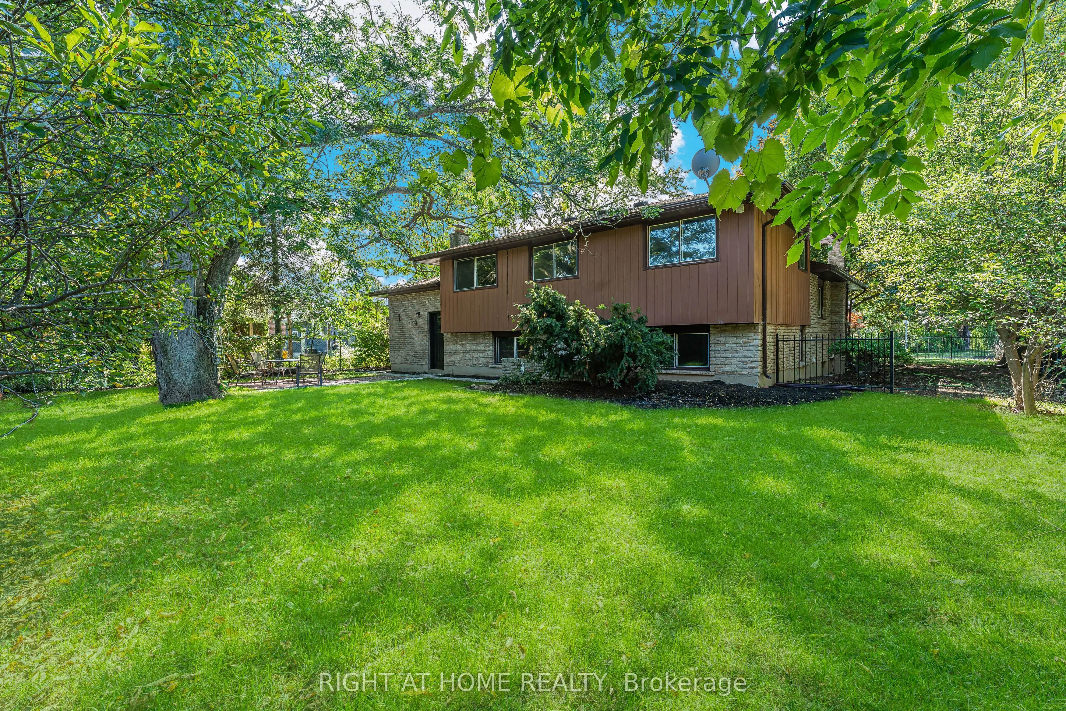 335 William Street