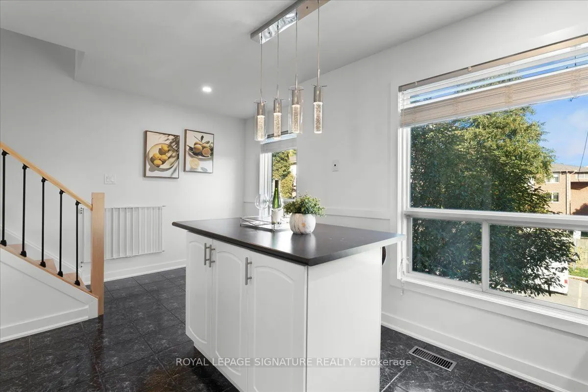 384 Limeridge Road E, #11