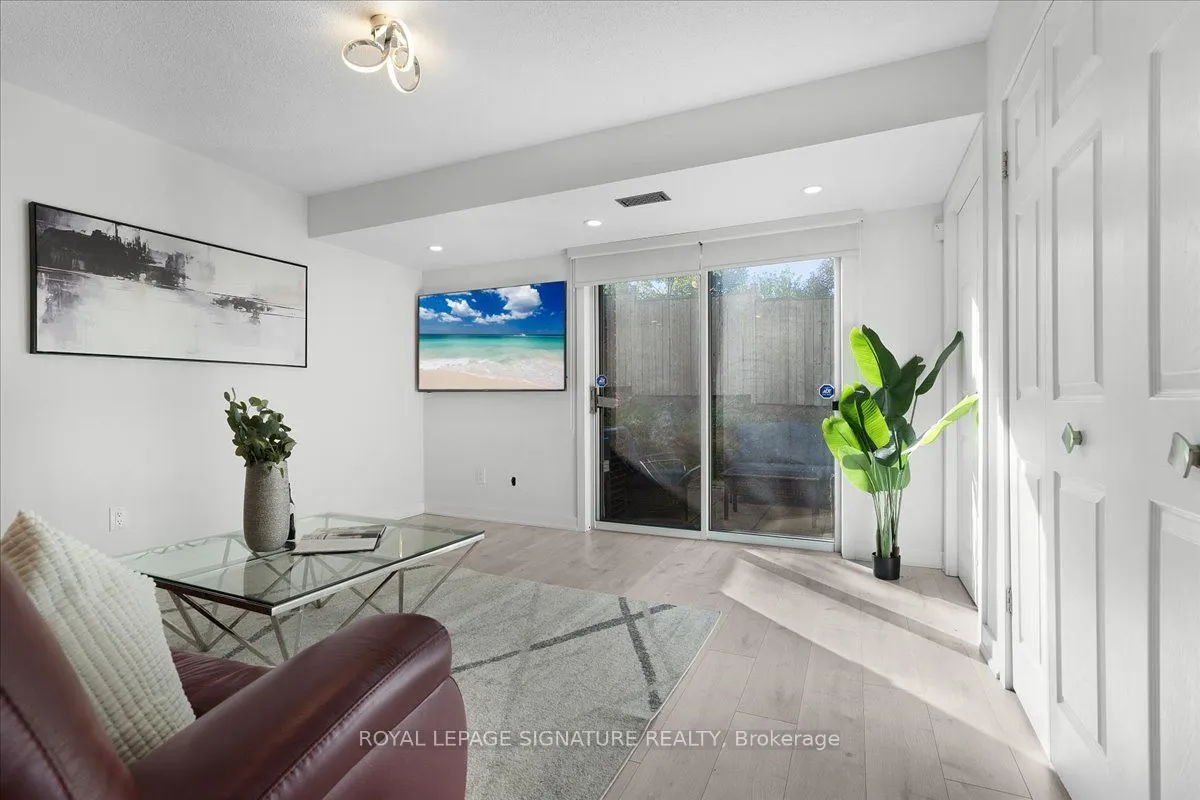 384 Limeridge Road E, #11