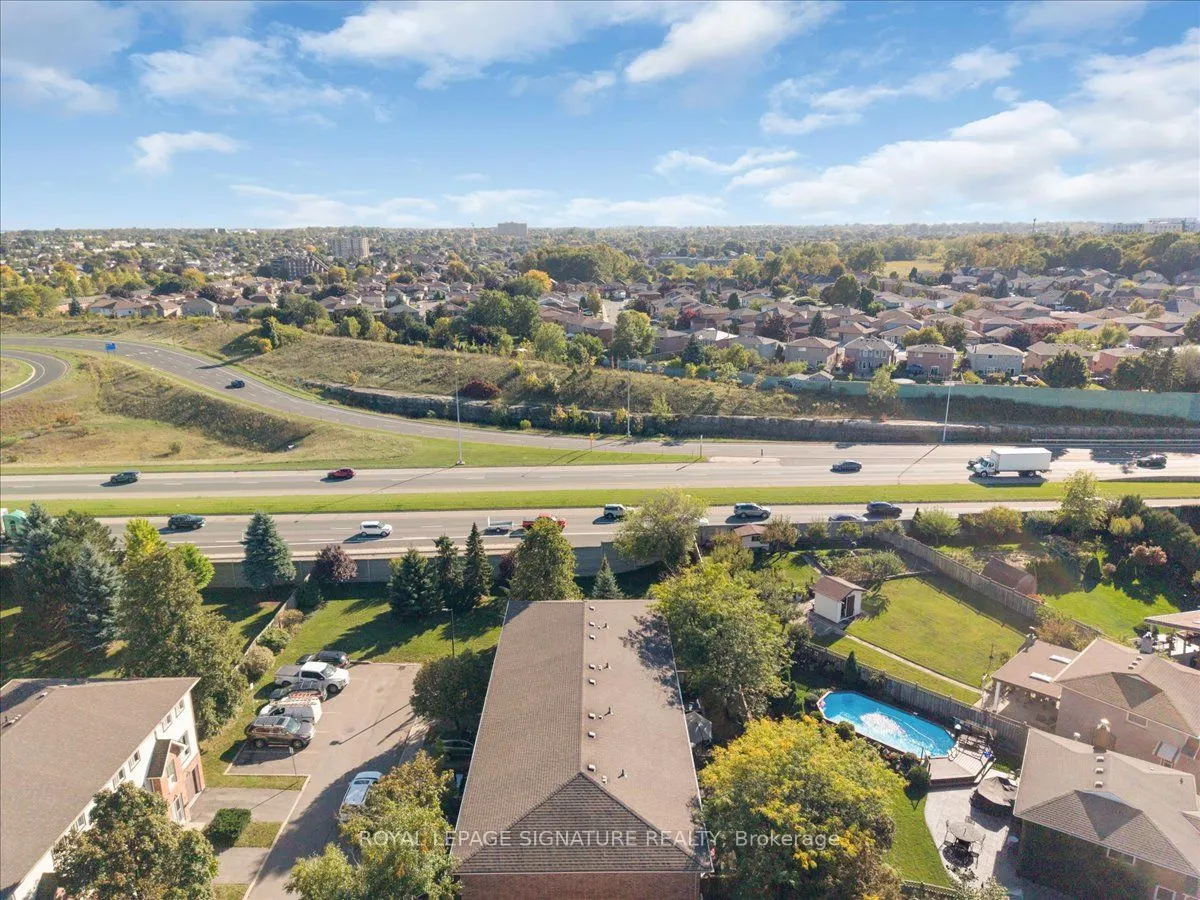 384 Limeridge Road E, #11