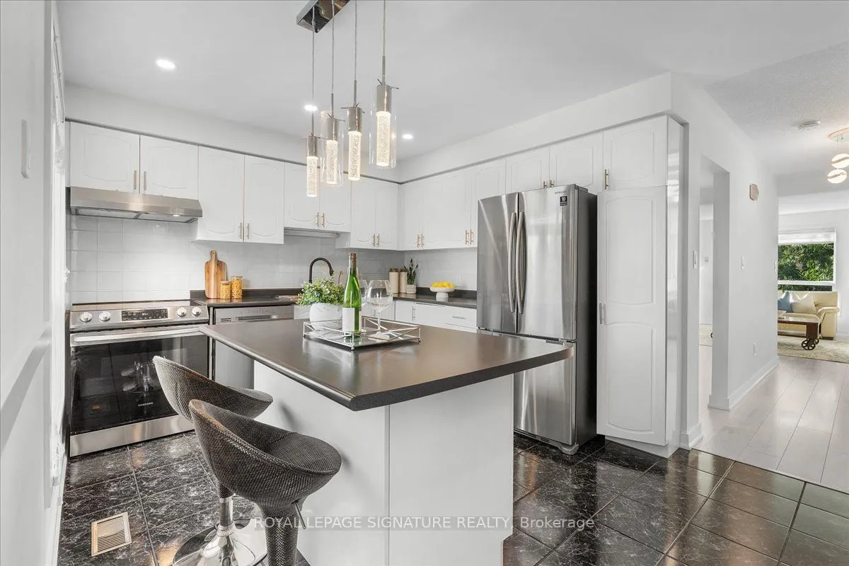 384 Limeridge Road E, #11