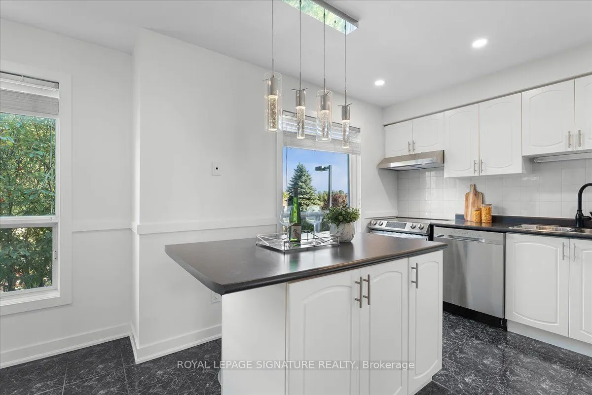 384 Limeridge Road E, #11