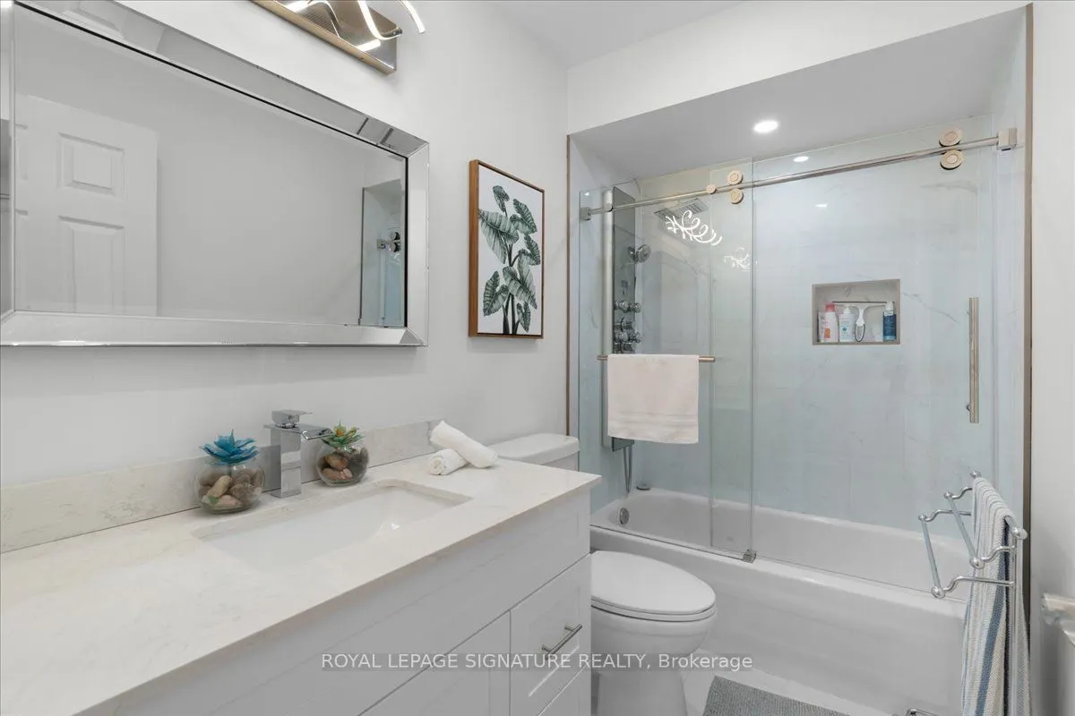 384 Limeridge Road E, #11