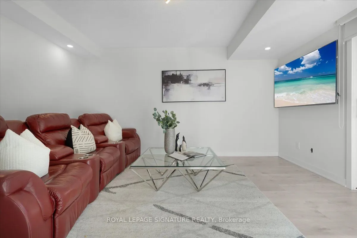384 Limeridge Road E, #11