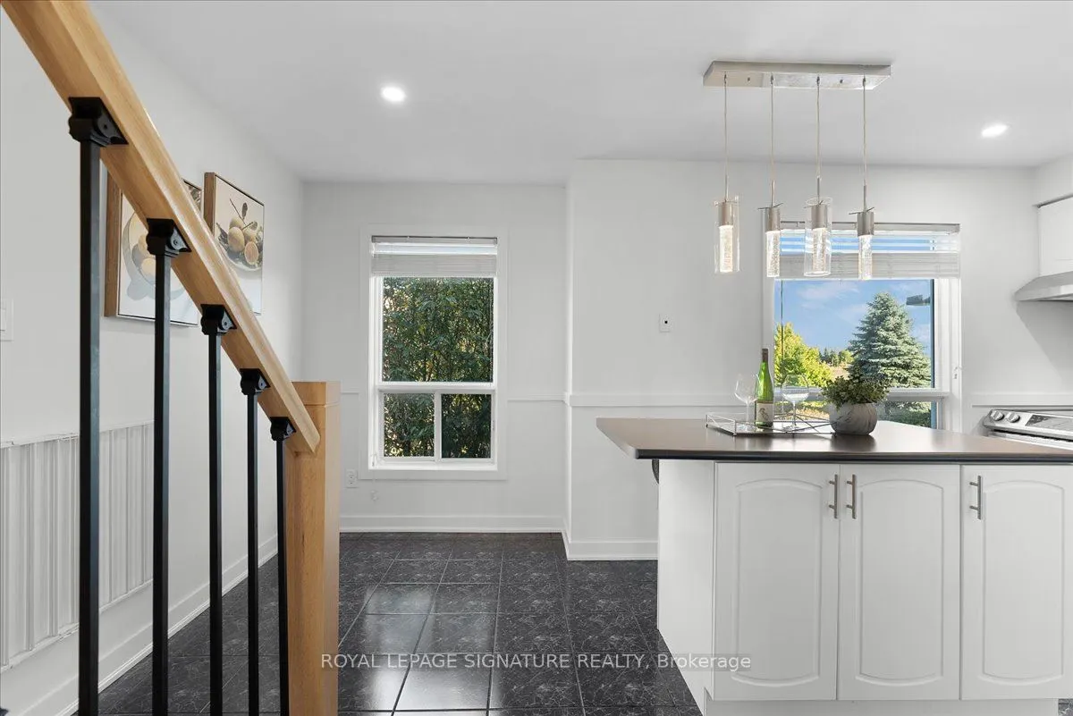 384 Limeridge Road E, #11