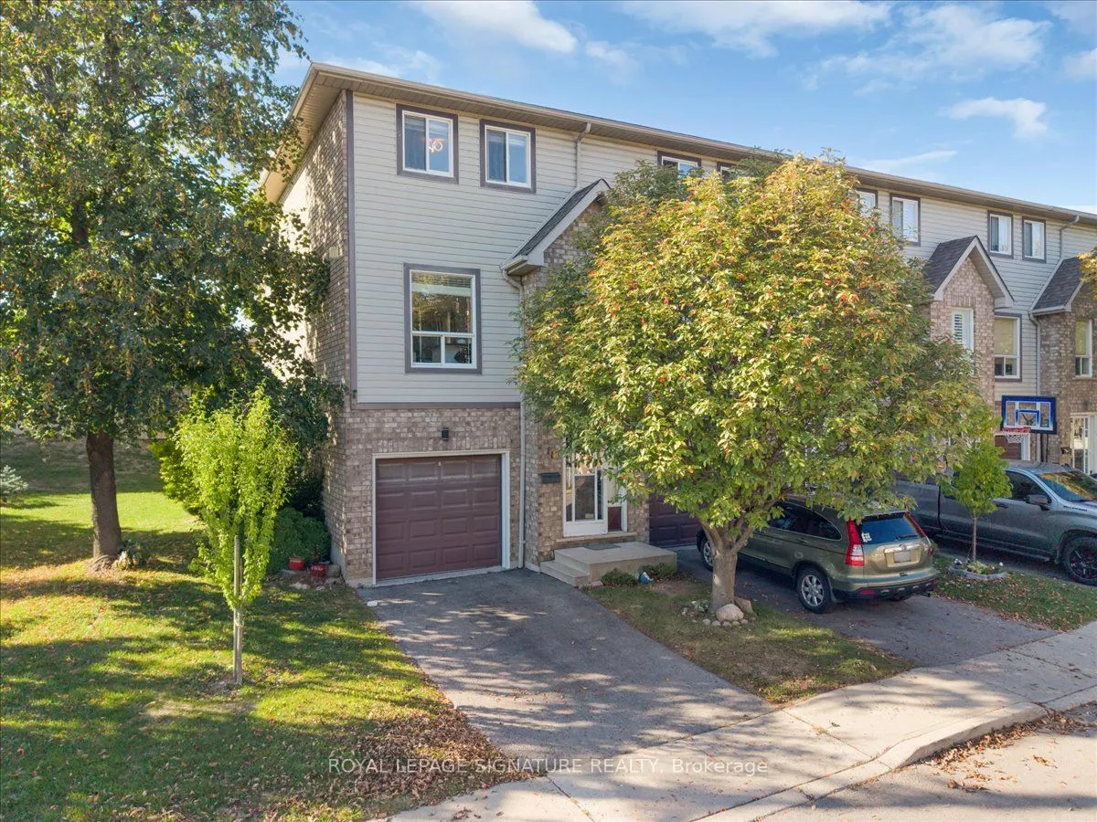 384 Limeridge Road E, #11