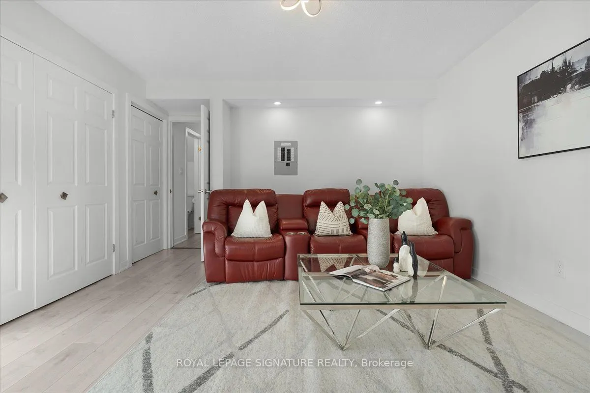 384 Limeridge Road E, #11