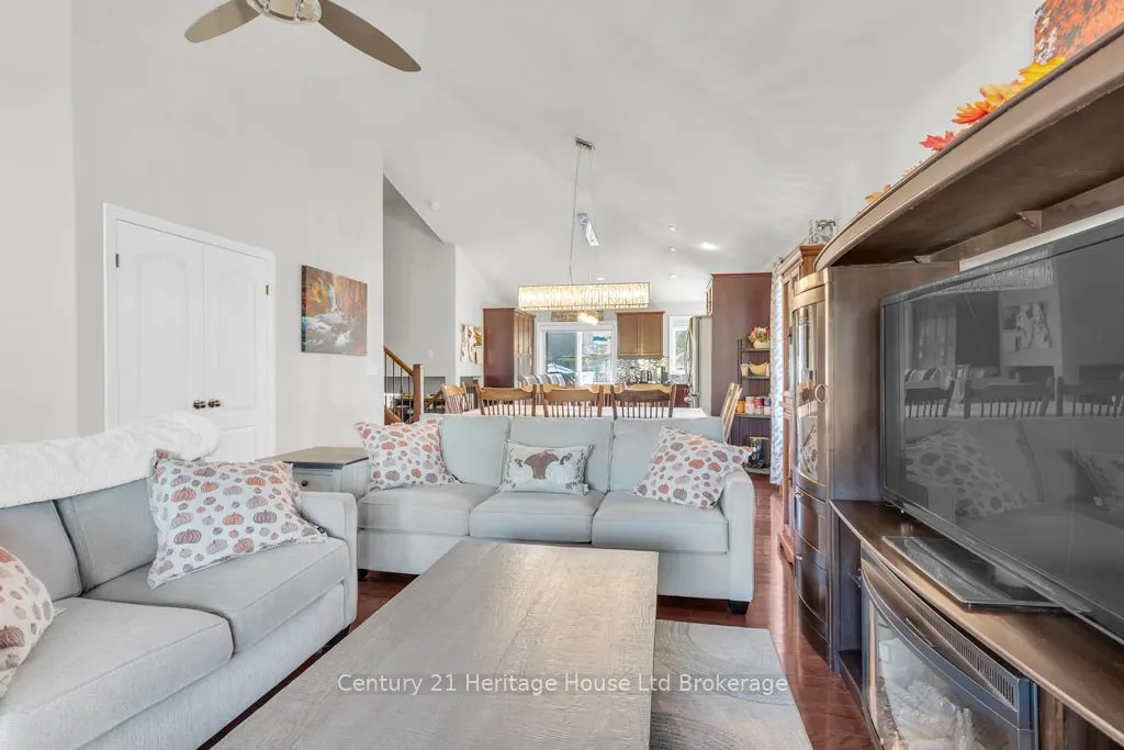 447 Alan Crescent
