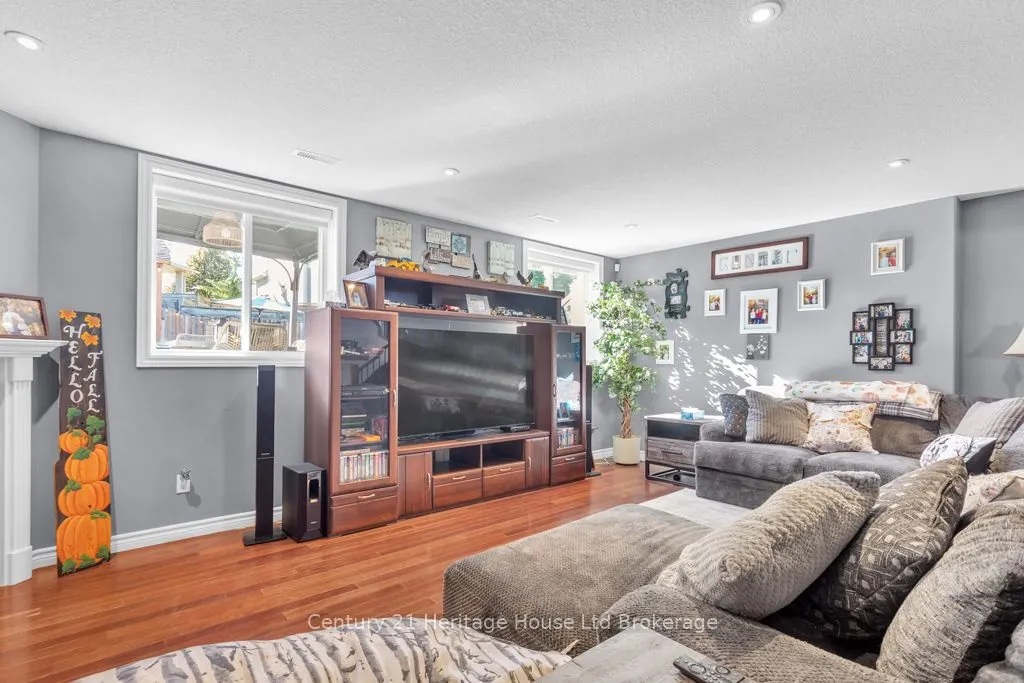 447 Alan Crescent