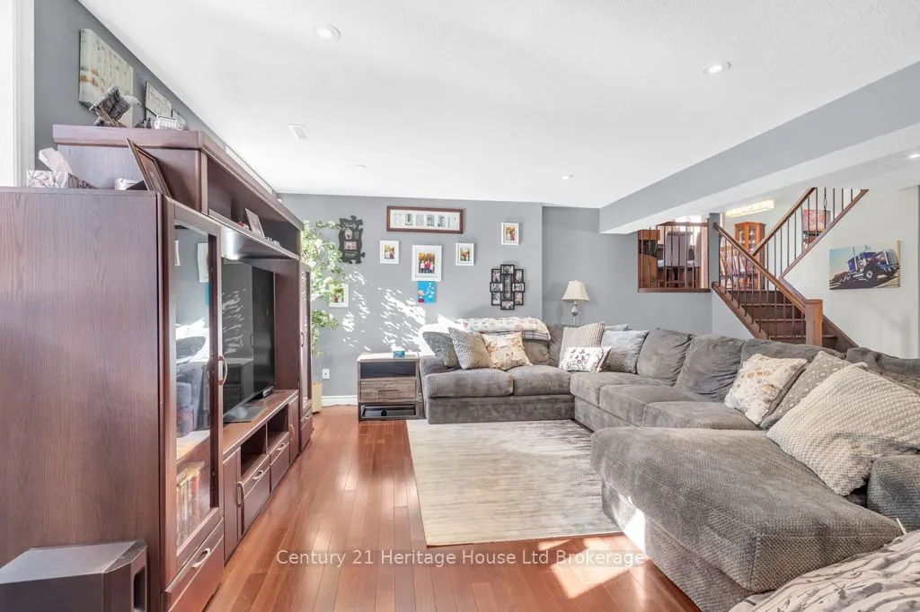 447 Alan Crescent
