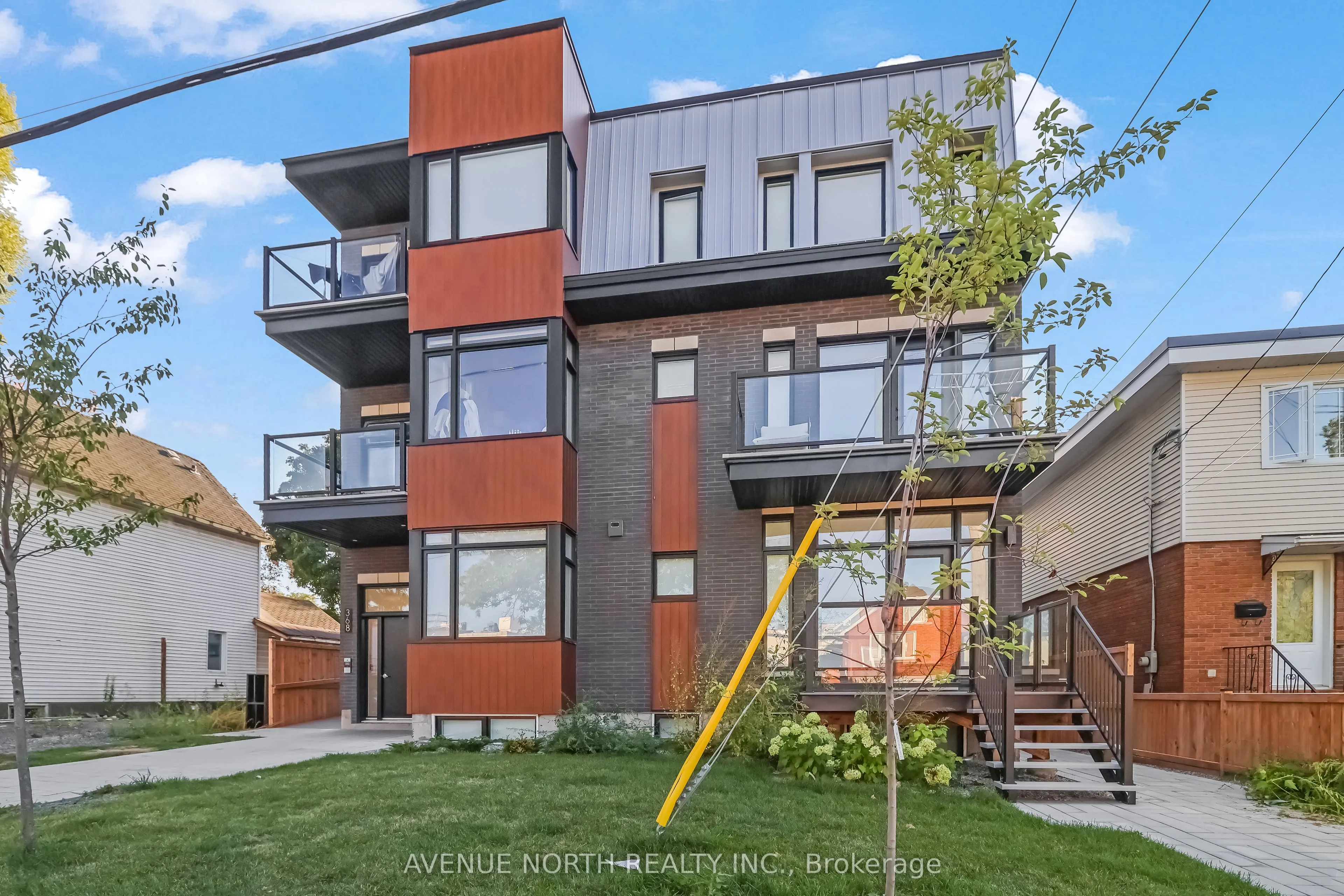 368 Tweedsmuir Avenue, #302