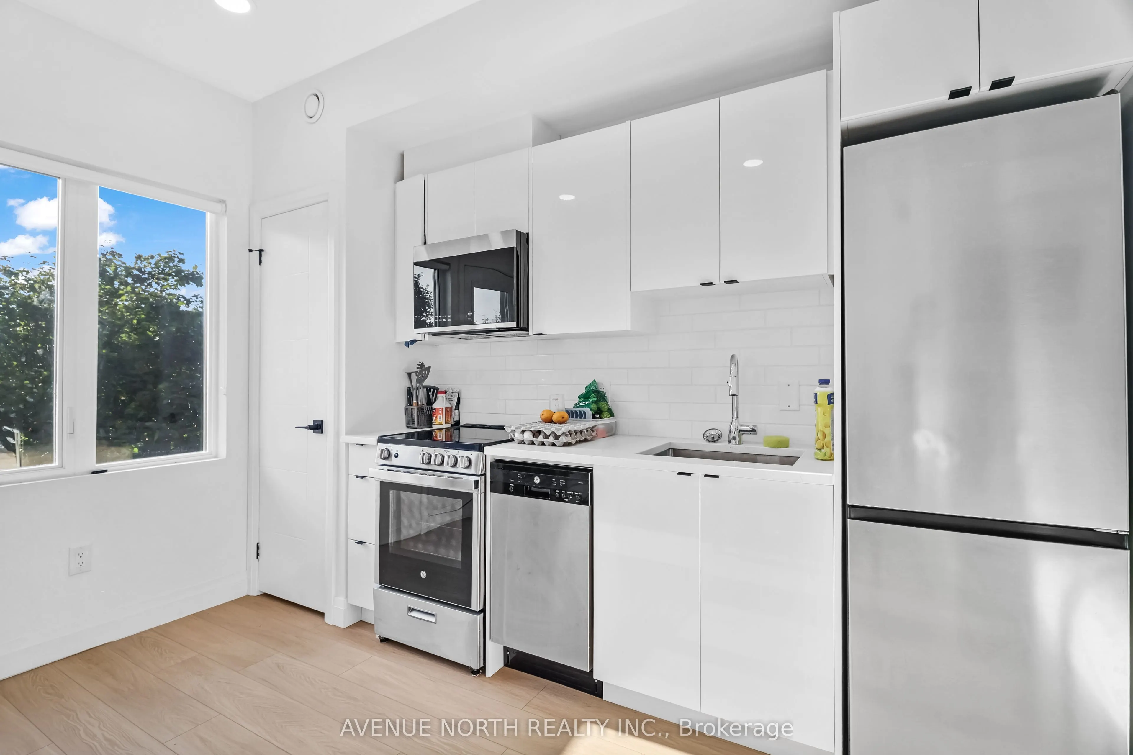 368 Tweedsmuir Avenue, #302