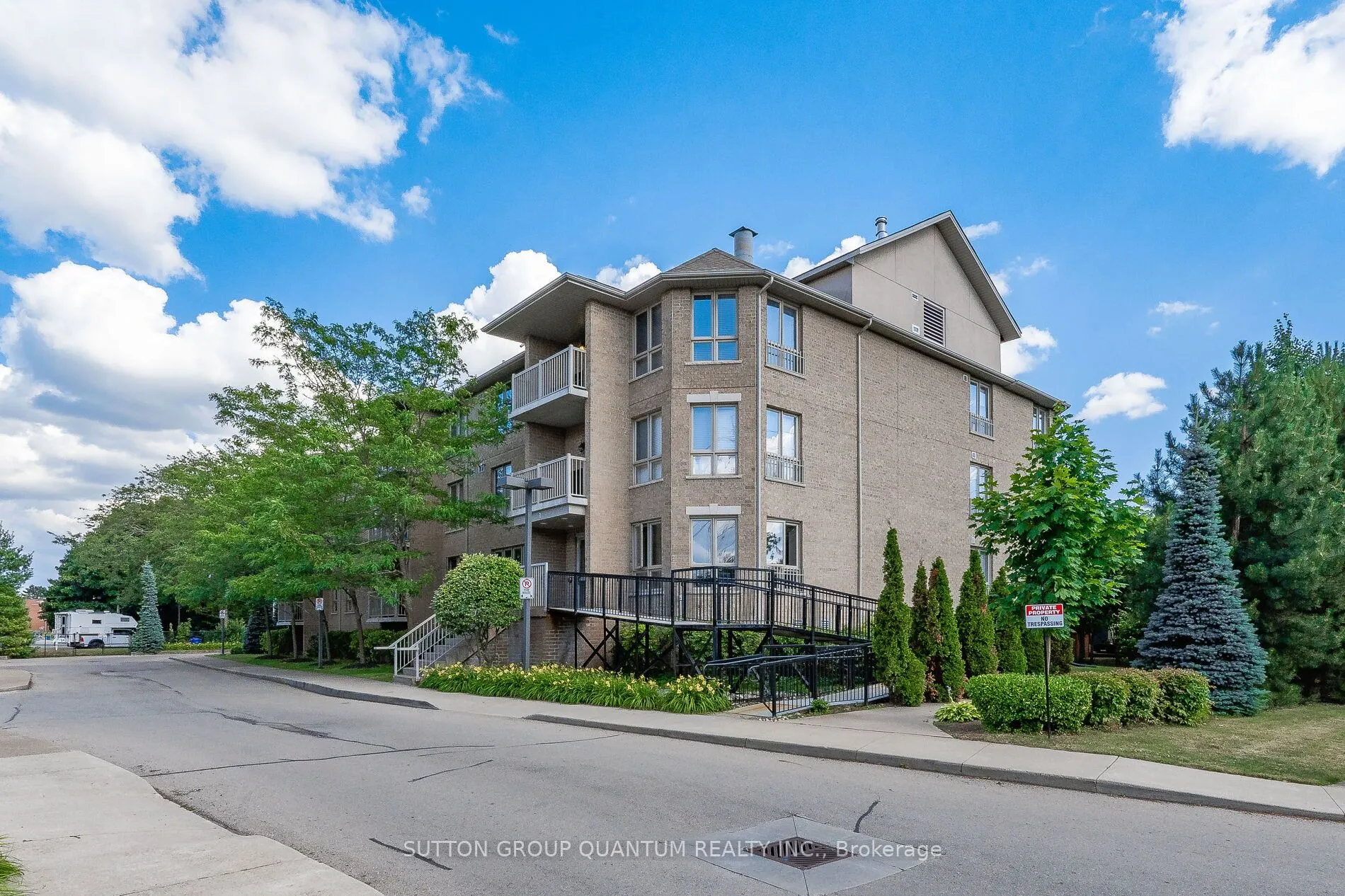 56 Kerman Avenue S, #313