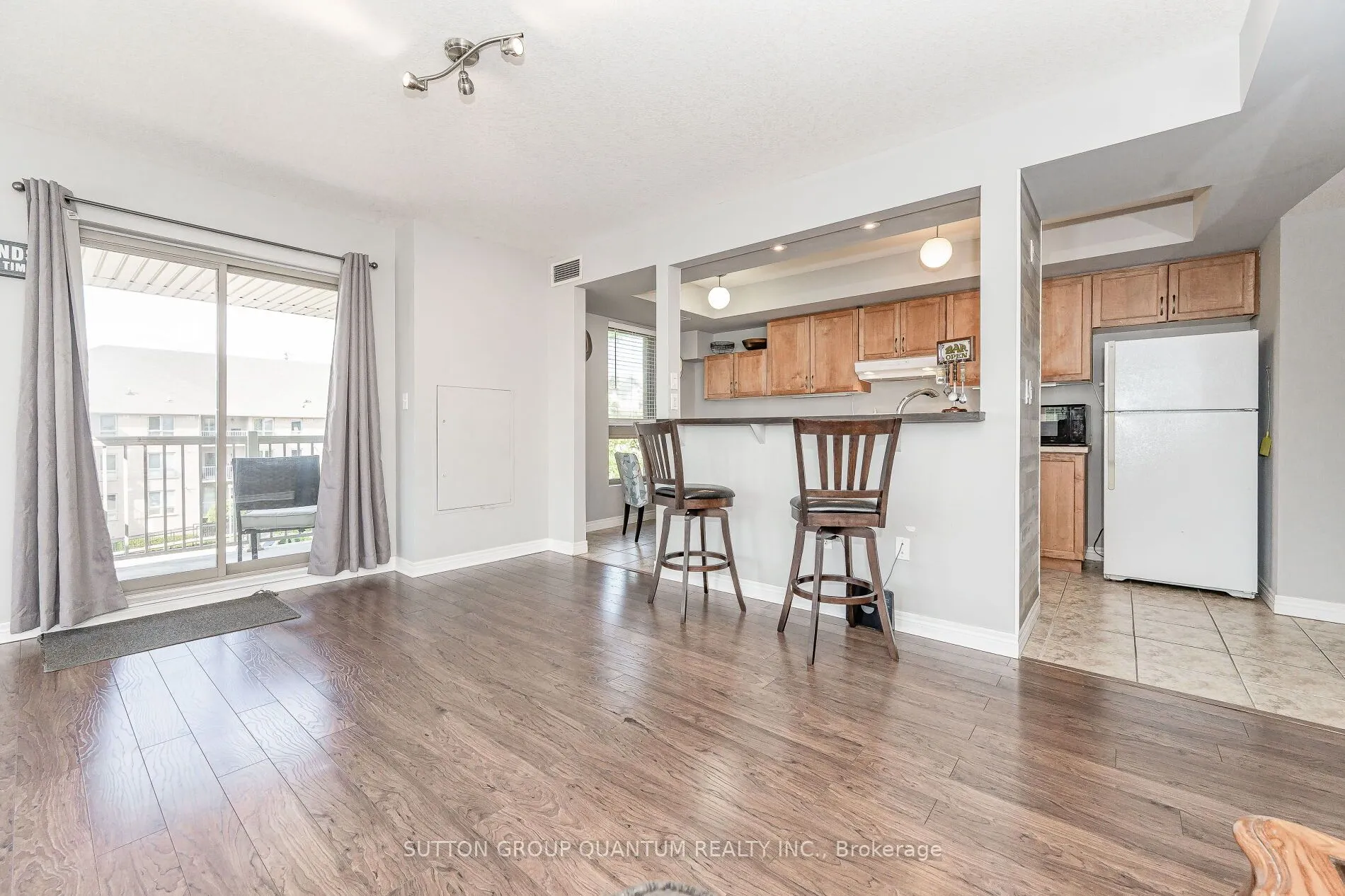 56 Kerman Avenue S, #313