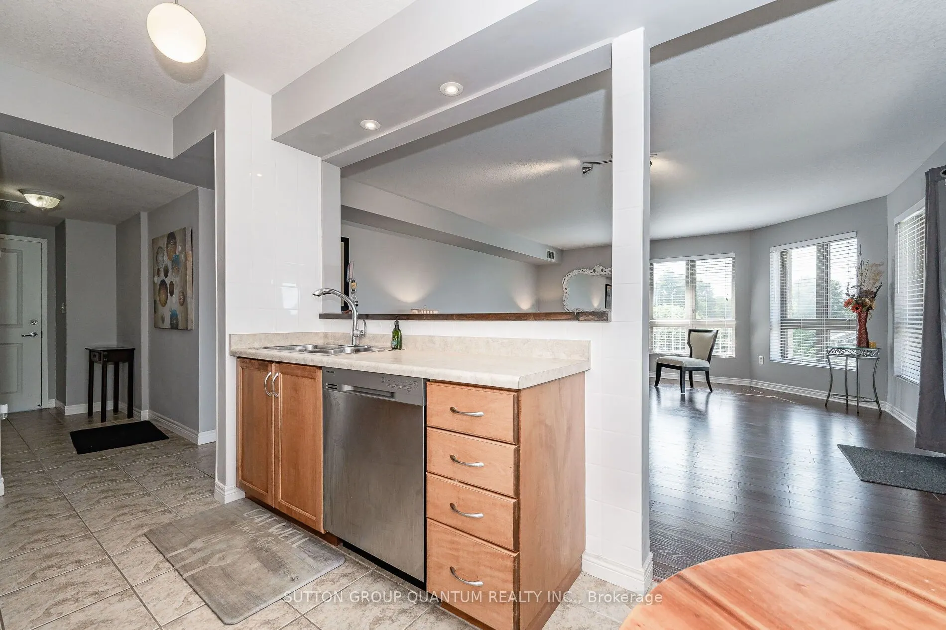 56 Kerman Avenue S, #313