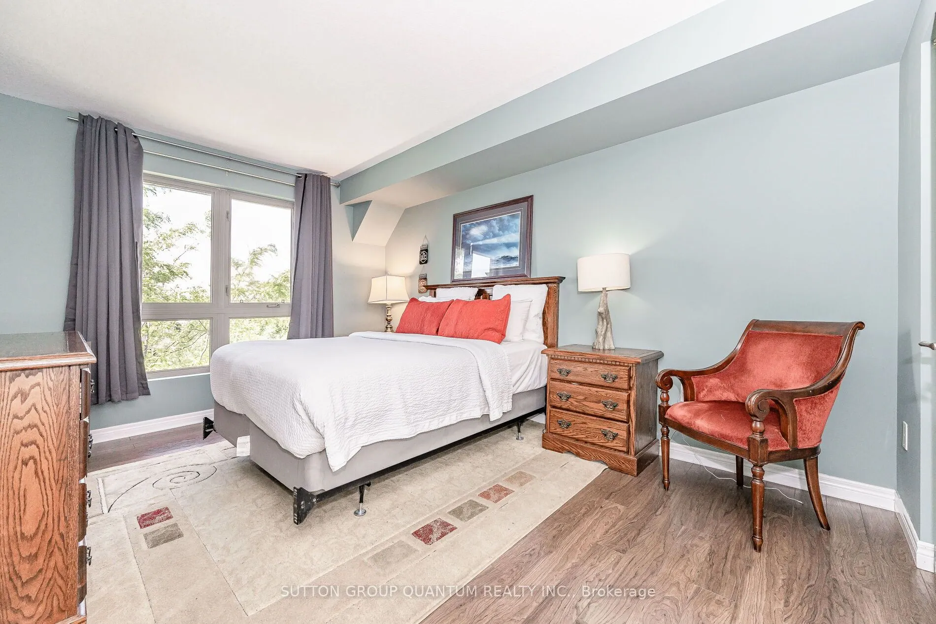 56 Kerman Avenue S, #313