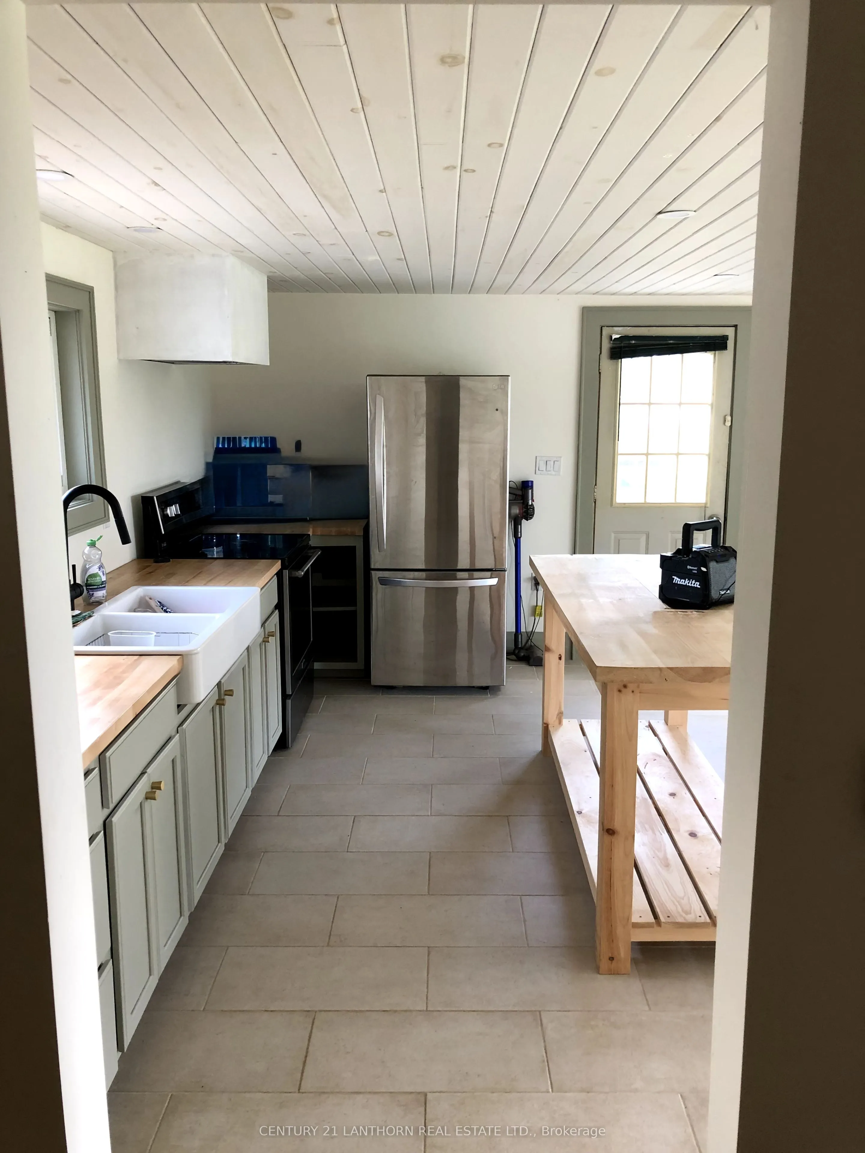 210 Melville Road