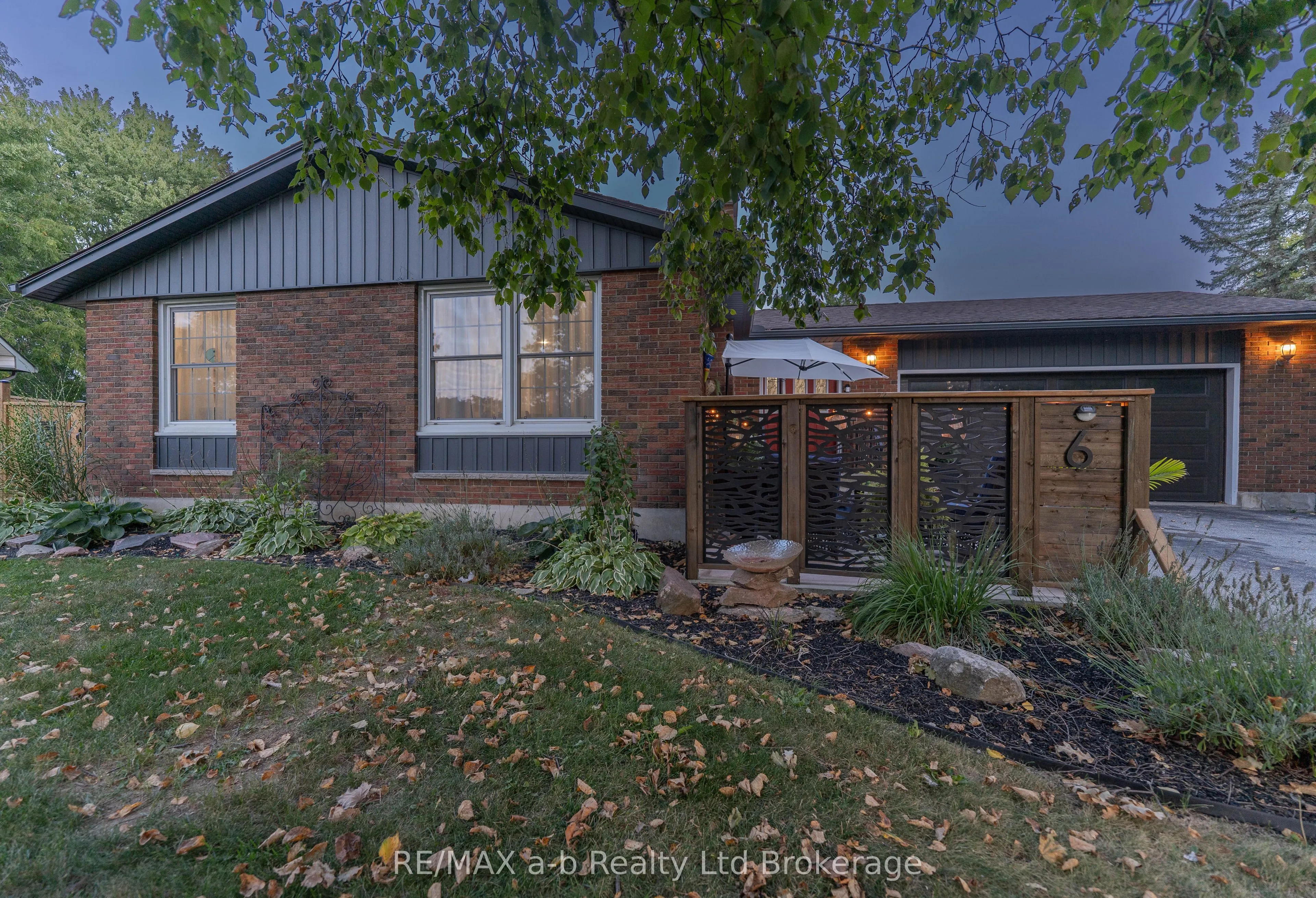 6 Camdon Court