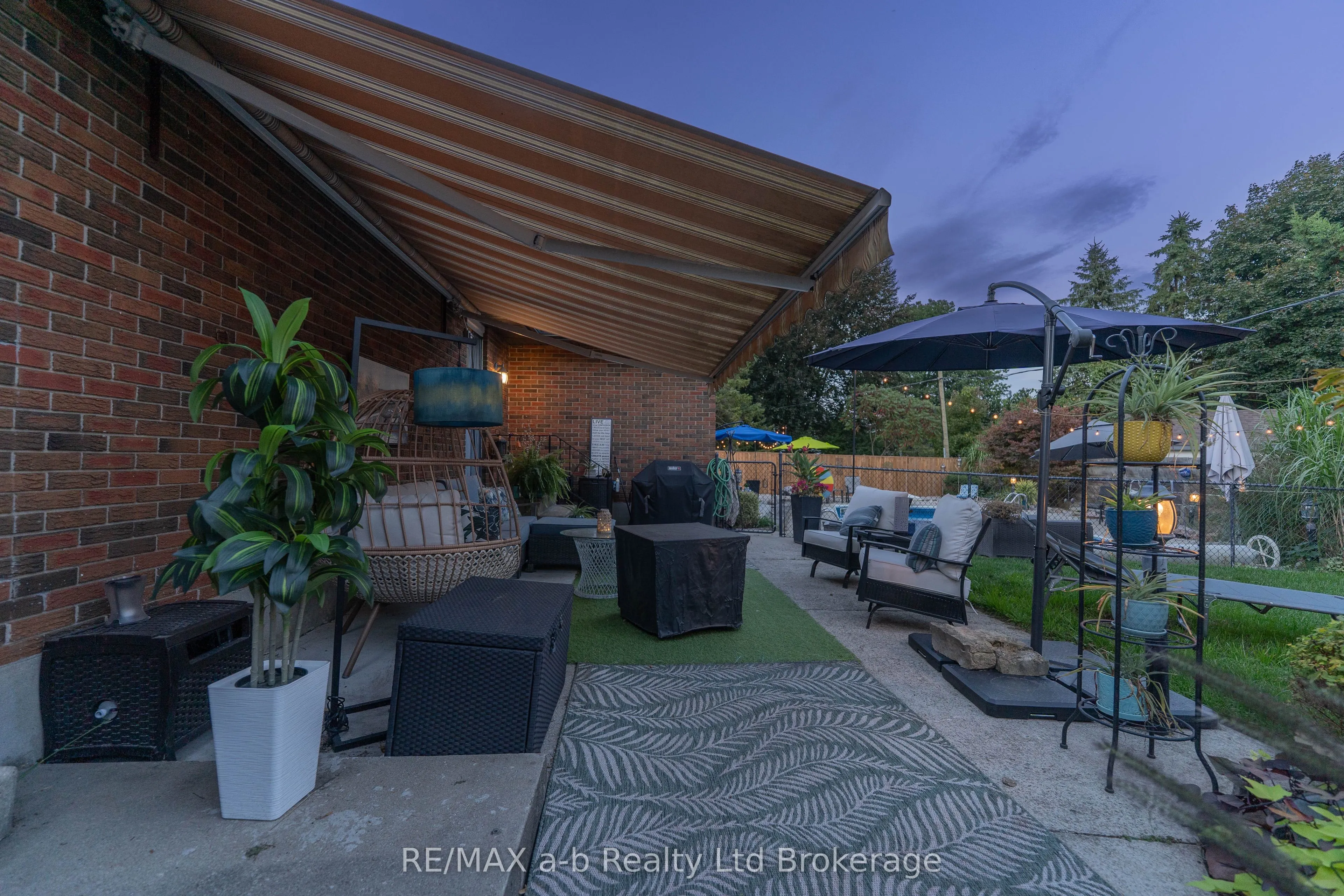 6 Camdon Court
